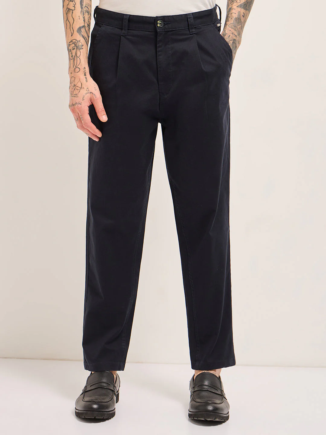 Men Blue Solid Cropped Carrot Fit Casual Chino Trouser - Image 7