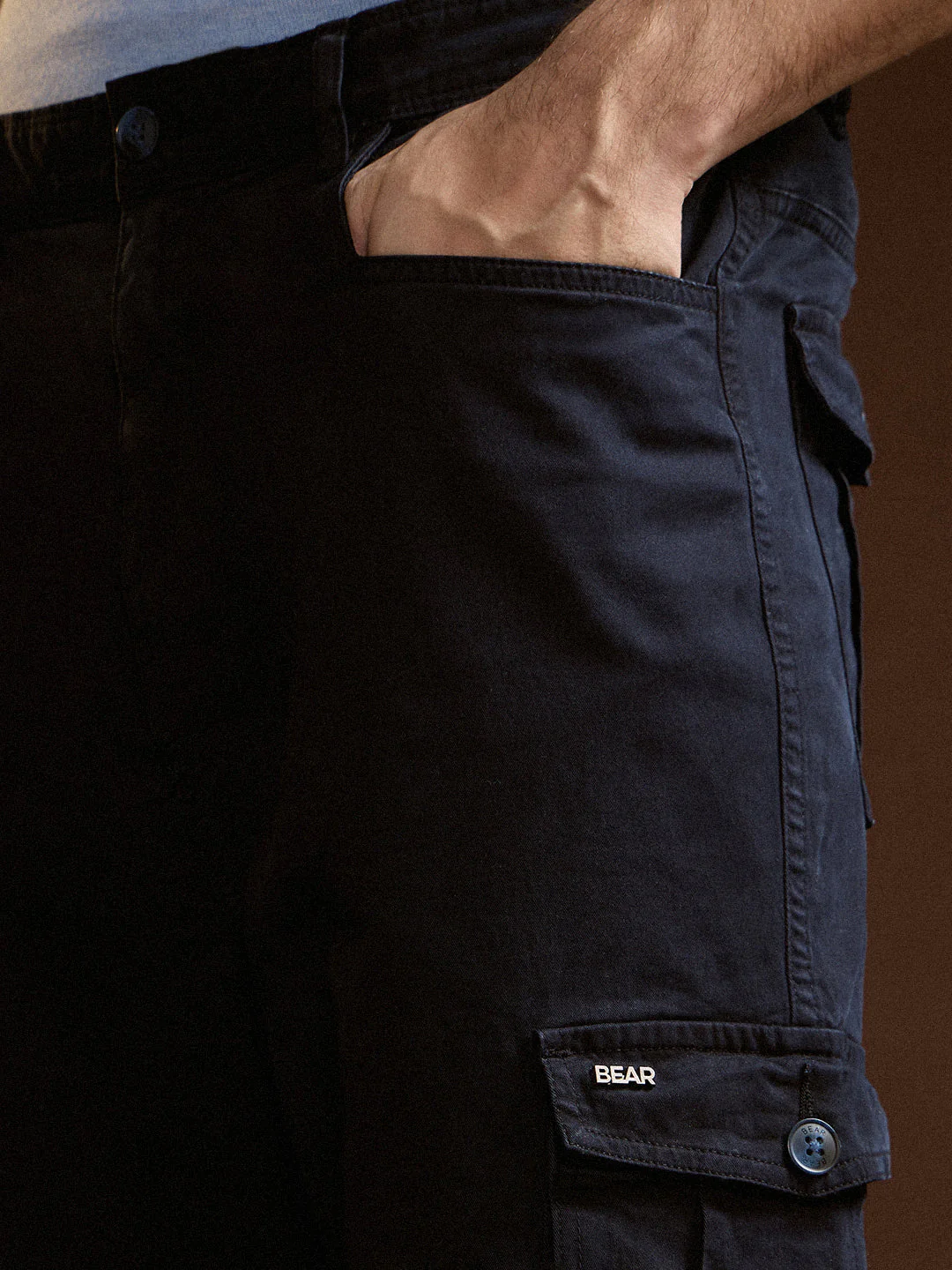 Men Blue Solid Straight Fit Cargo Pant - Image 6