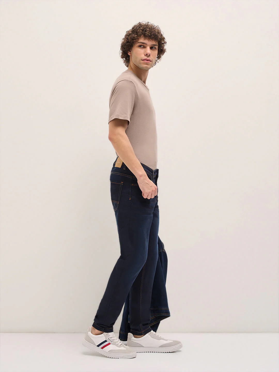 Men Blue Mid Fade Jeans - Image 3