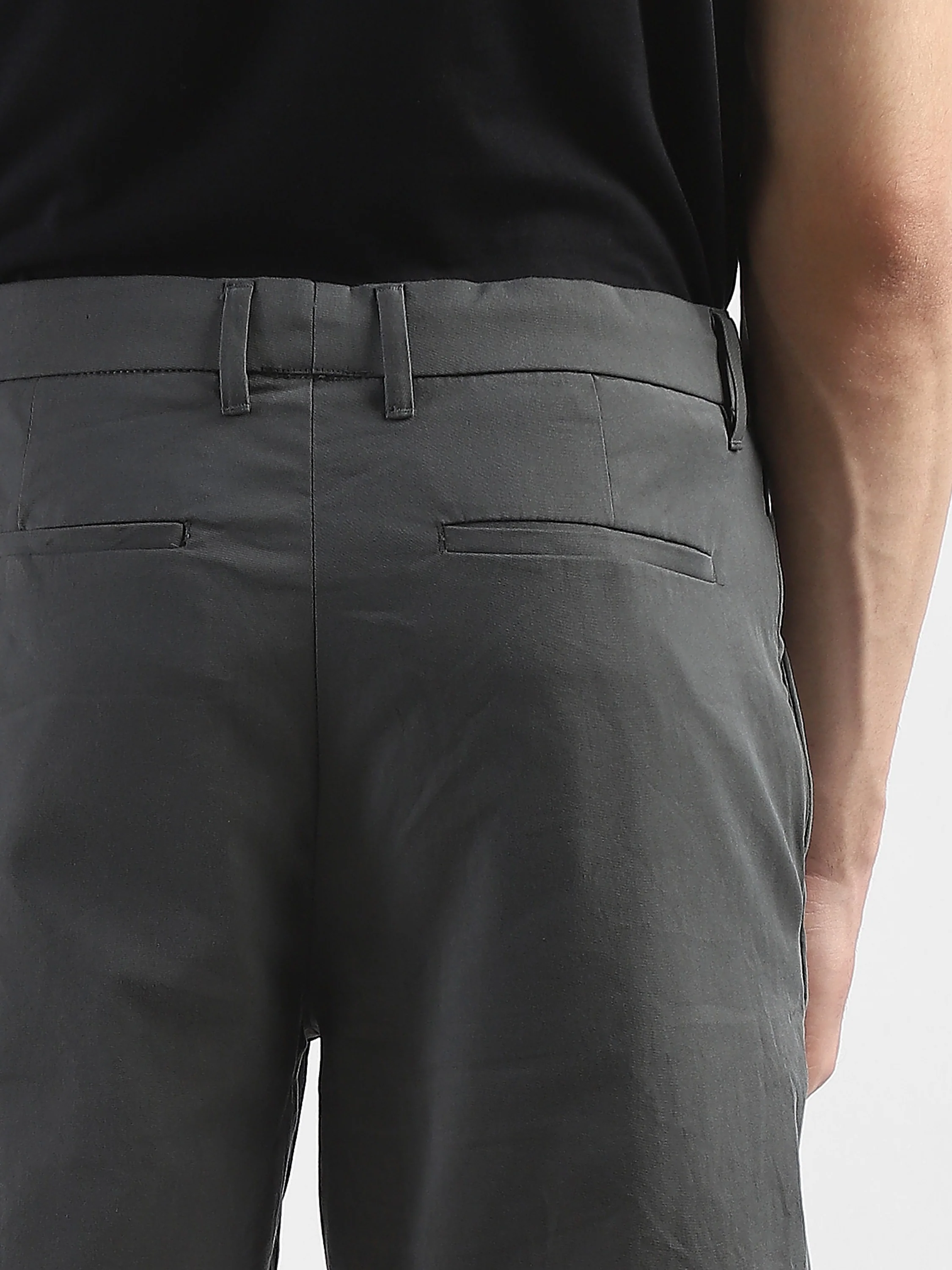 Men Dark Grey Knee Length Regular Fit Shorts - Image 7