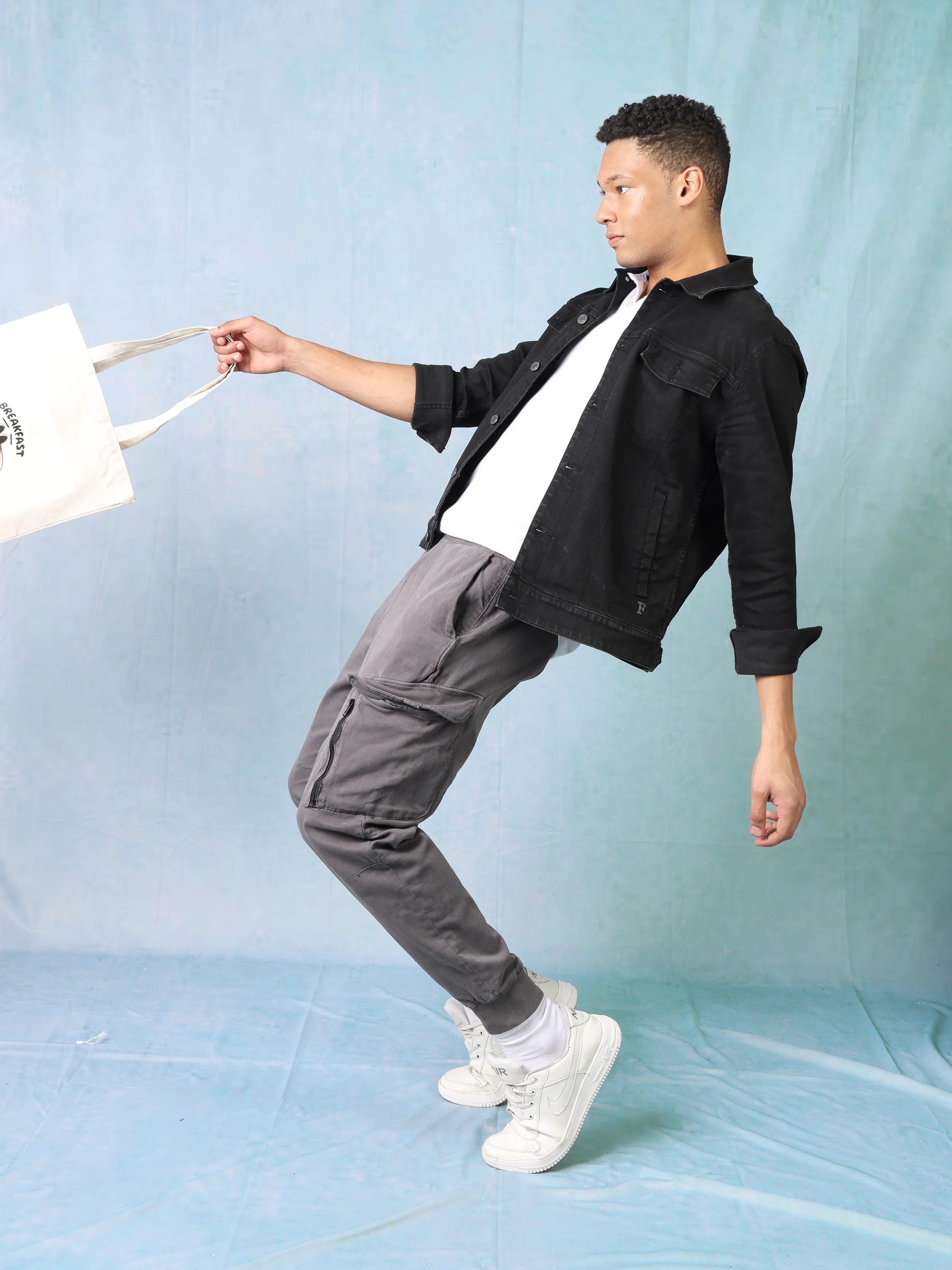 Men Dark Grey Regular Fit Cargo Pants - Image 2