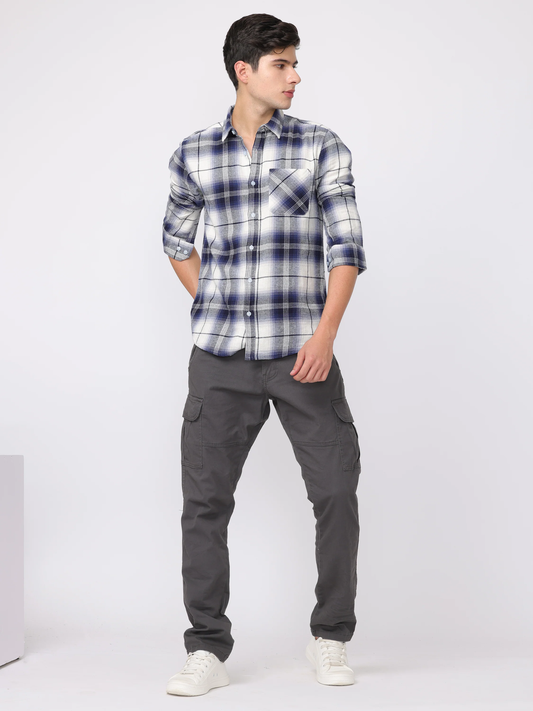 Men Dark Grey Regular Fit Cargo Pants - Image 2