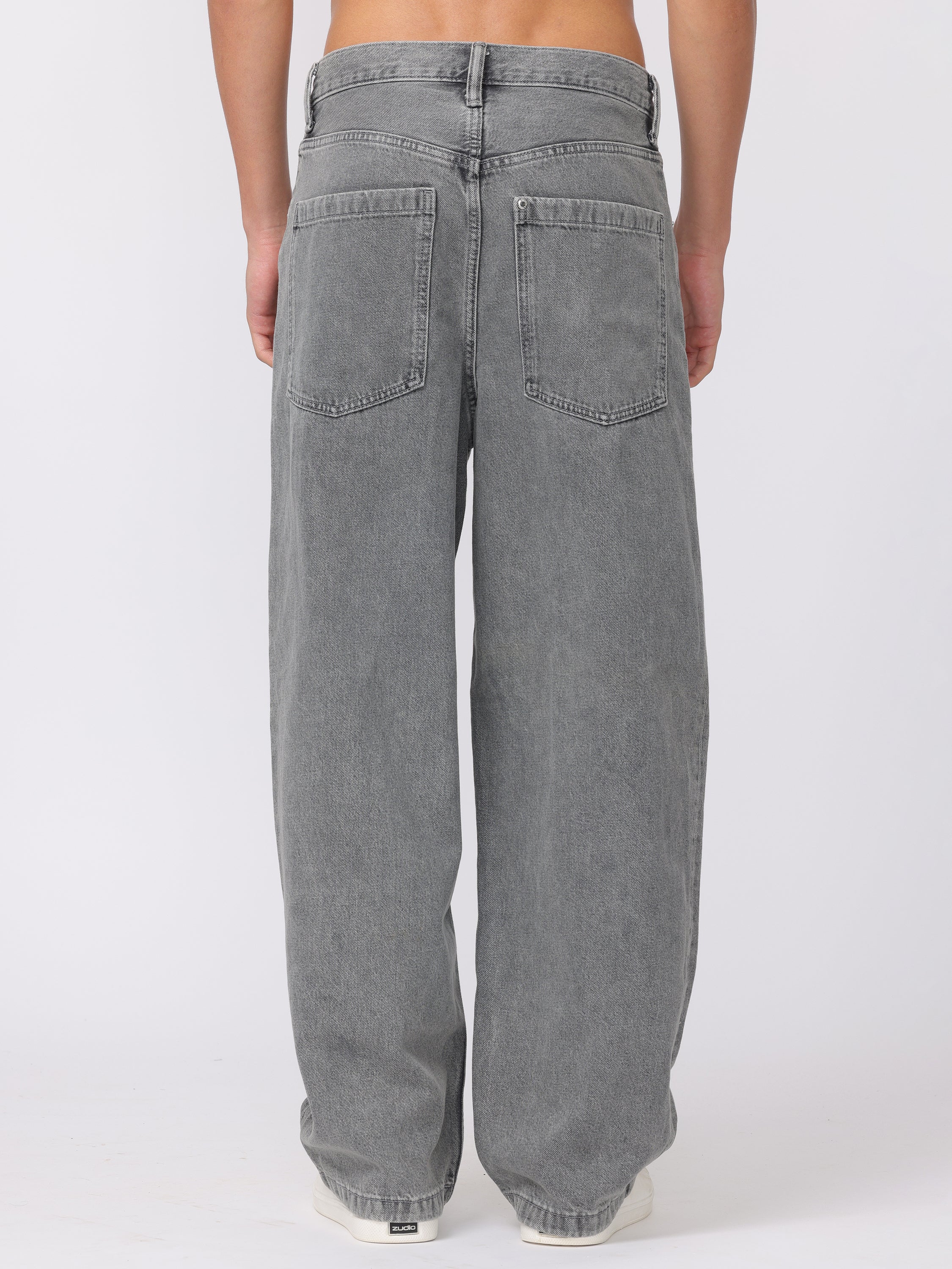 Men Dark Grey Relaxed Fit Jeans - Image 4
