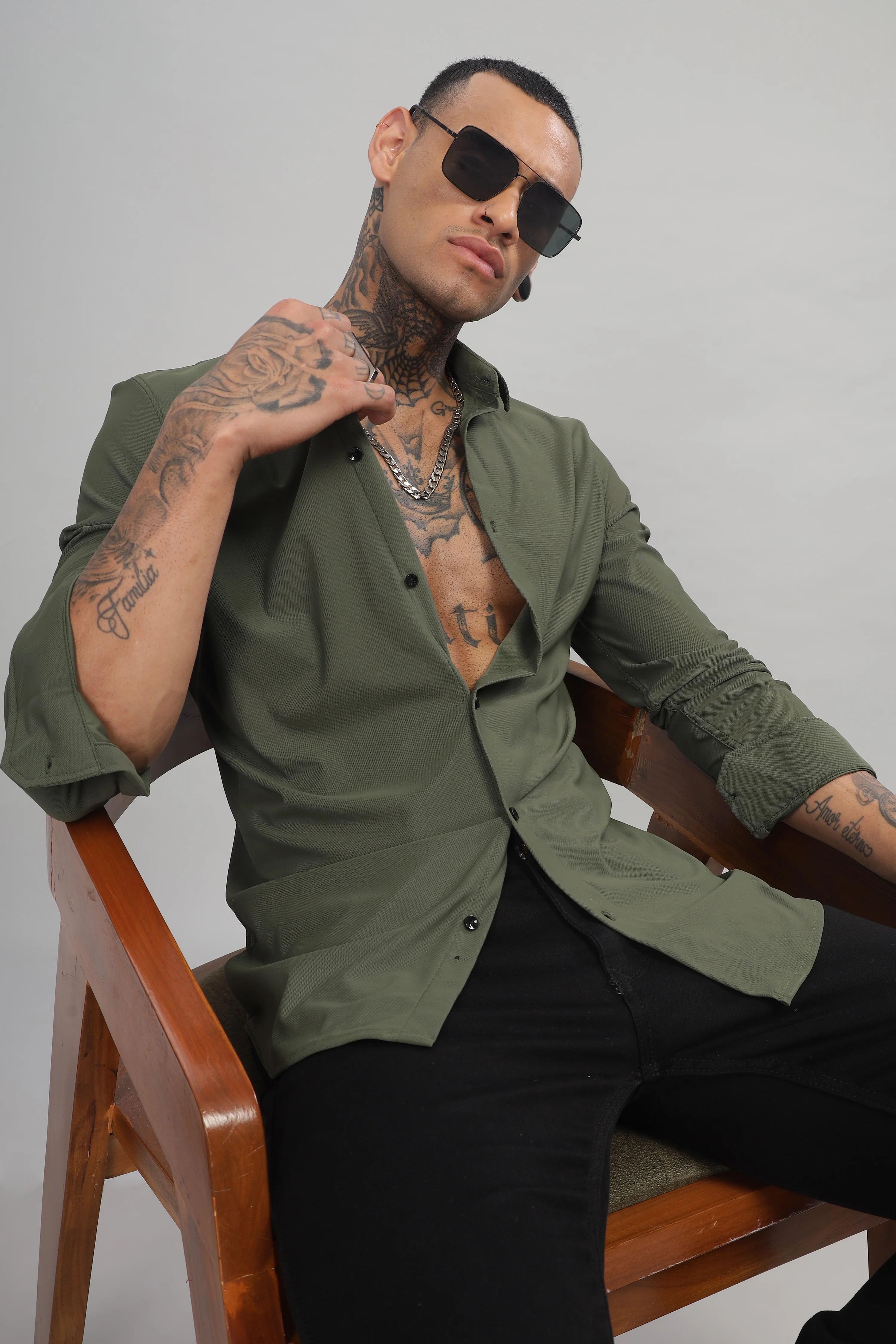 Men Dark Green Slim Fit Shirt - Image 2