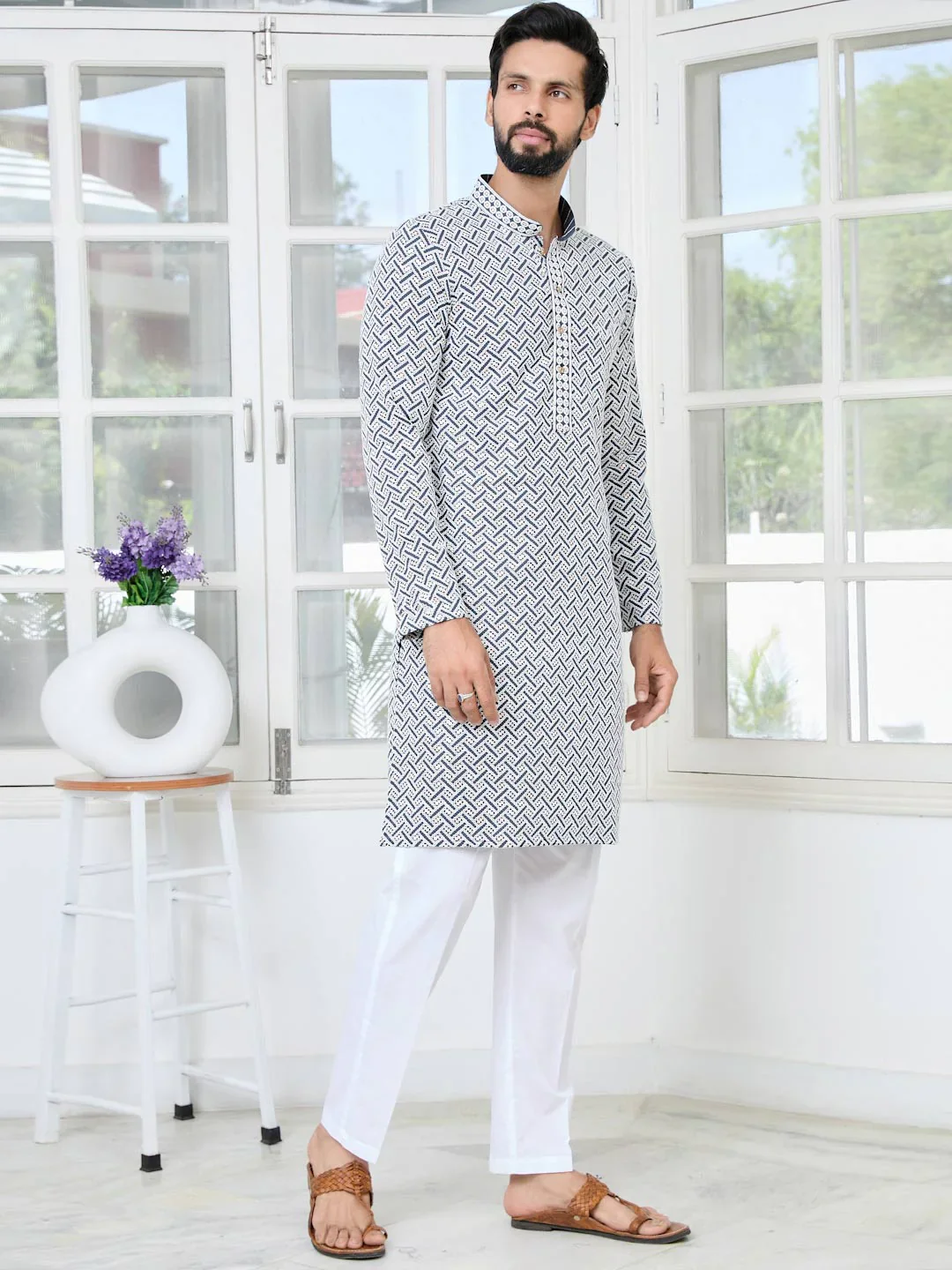 Men Grey Thread Embroidered And Sequinned Rayon Straight Kurta - Image 2