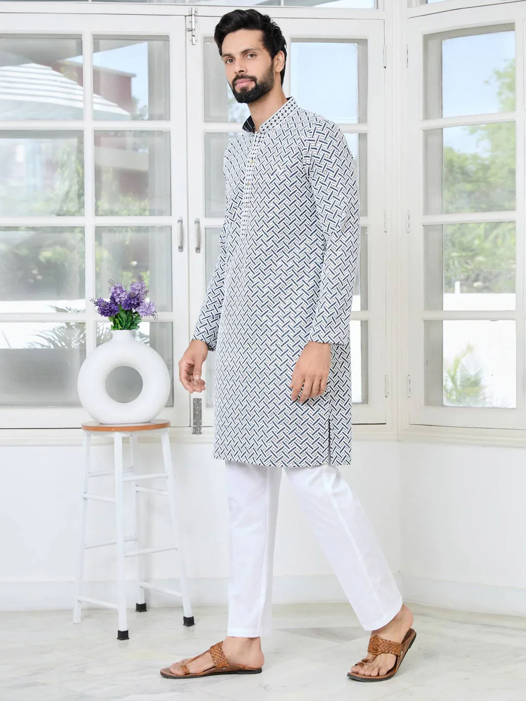 Men Grey Thread Embroidered And Sequinned Rayon Straight Kurta - Image 4