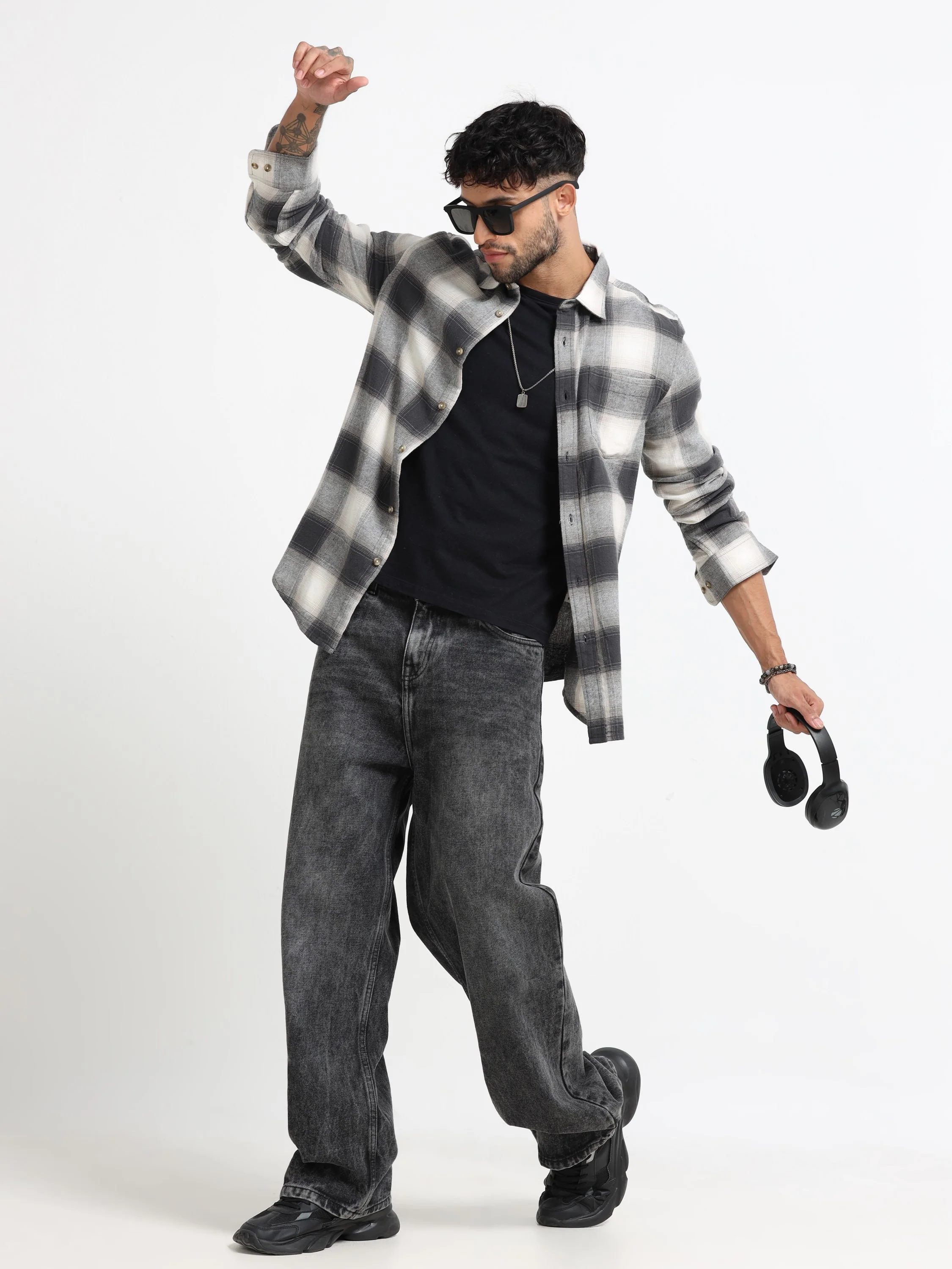 Men Grey & White Check Shirt - Image 7