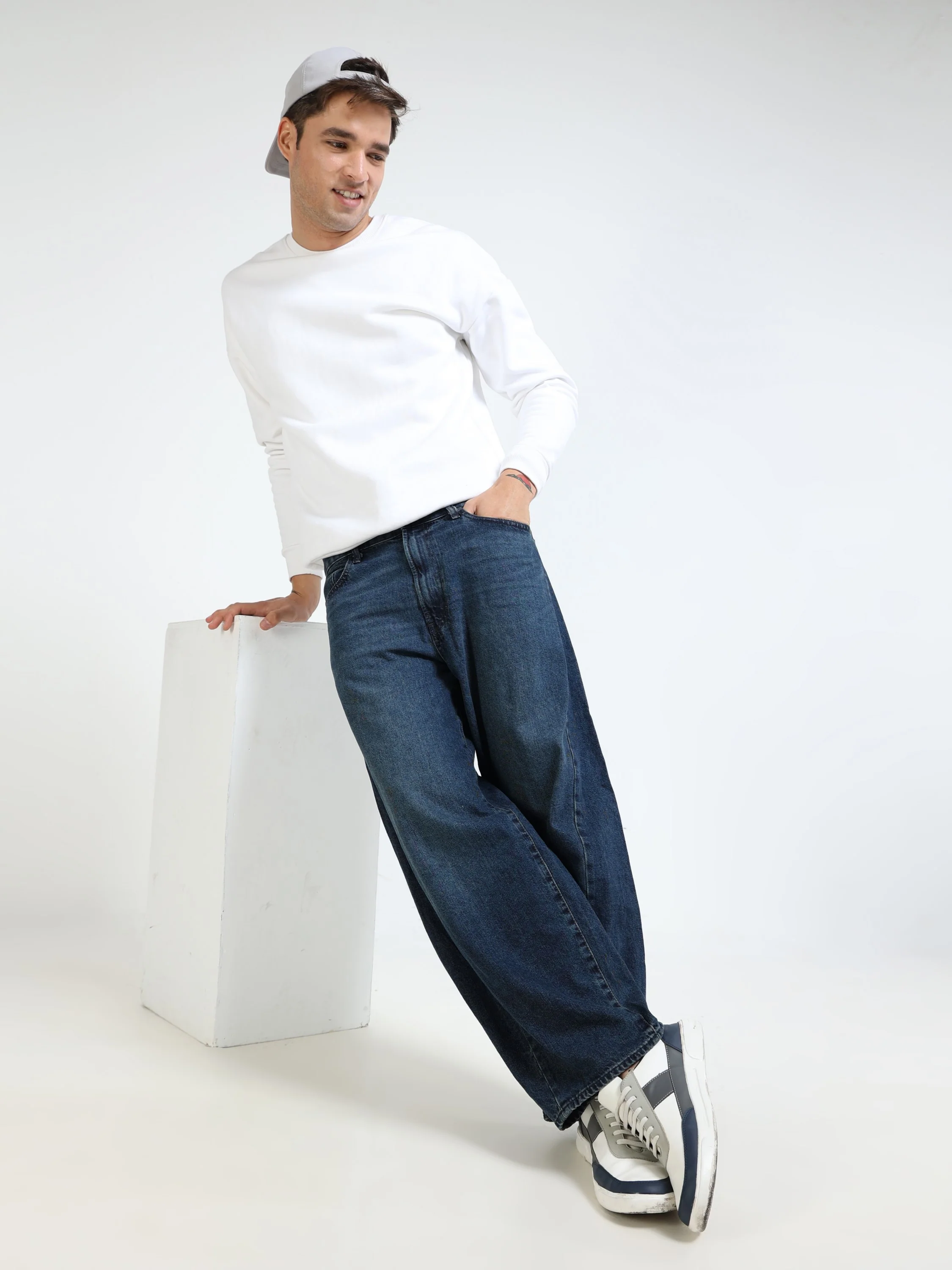 Men Denim Navy Baggy Jeans - Image 6
