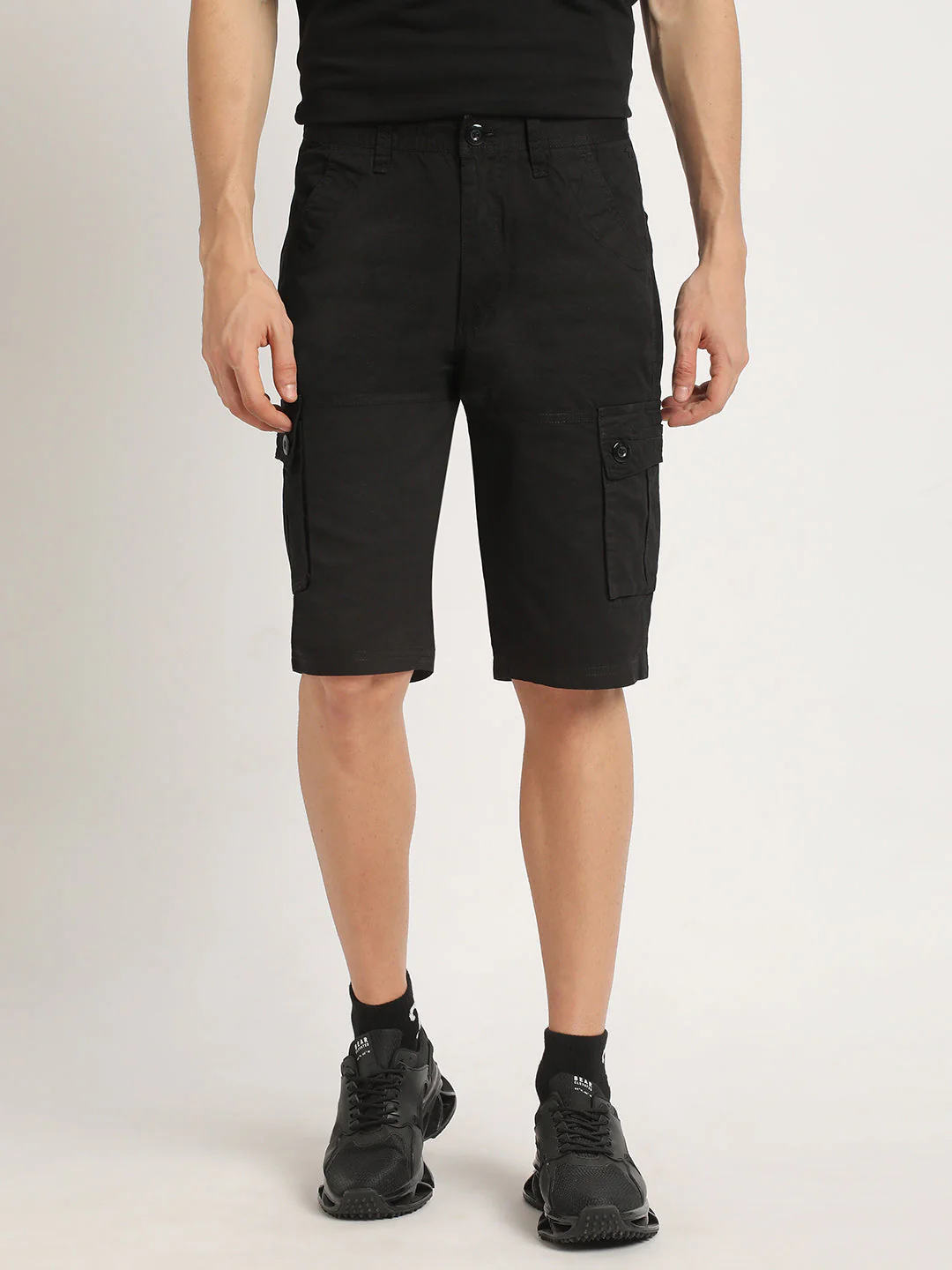 Men DONITE - Black Solid Regular Fit Cotton Cargo Shorts - Image 2