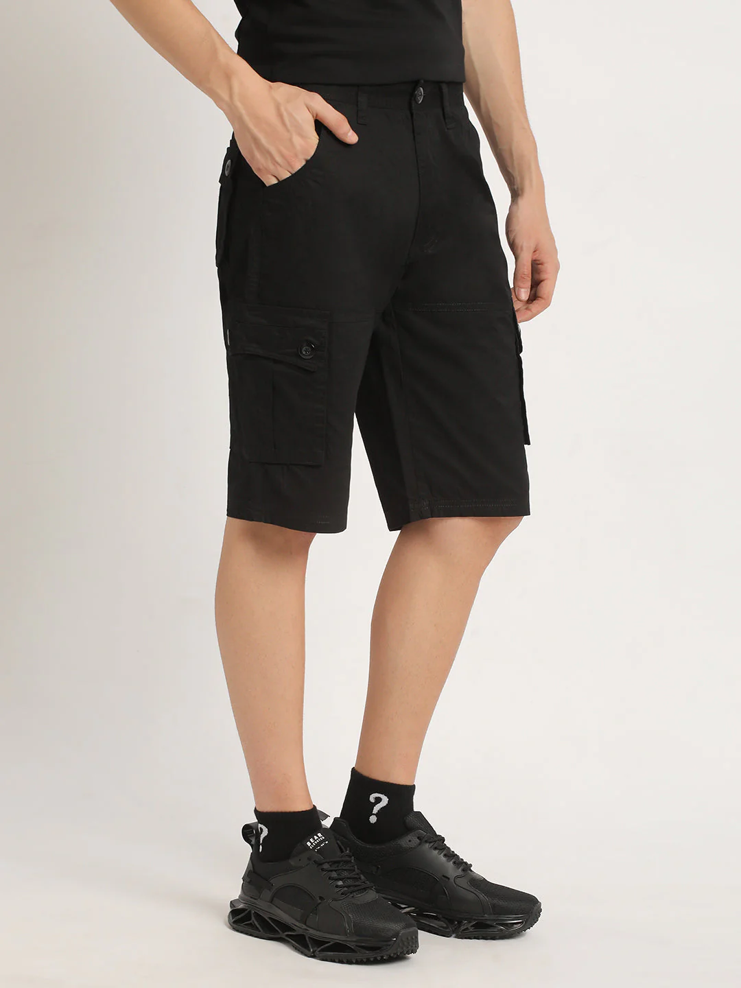 Men DONITE - Black Solid Regular Fit Cotton Cargo Shorts - Image 3