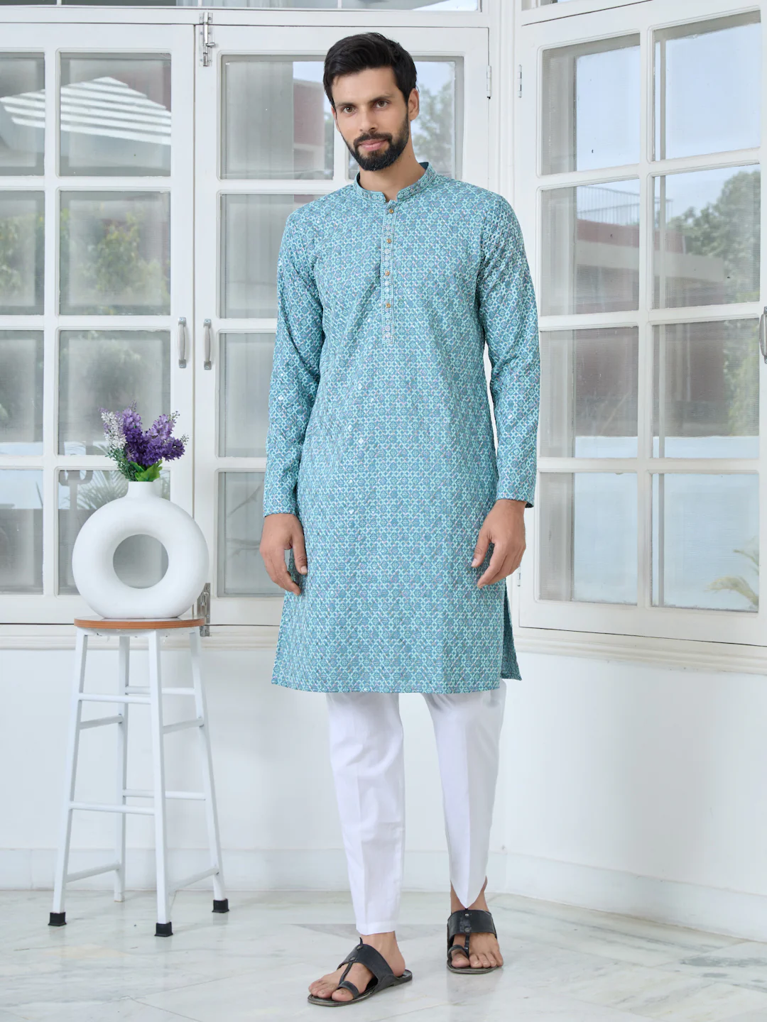 Men Embroidered Kurta