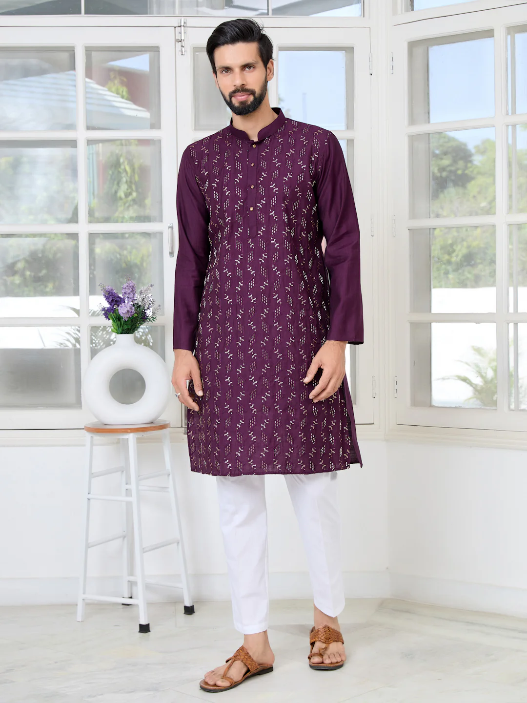 Men Embroidered Sequinned Kurta
