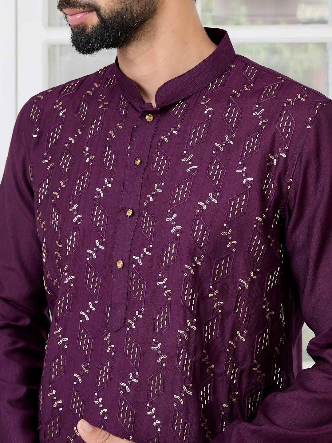 Men Embroidered Sequinned Kurta - Image 2