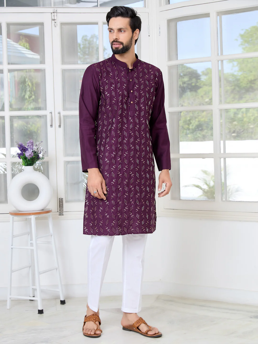 Men Embroidered Sequinned Kurta - Image 3