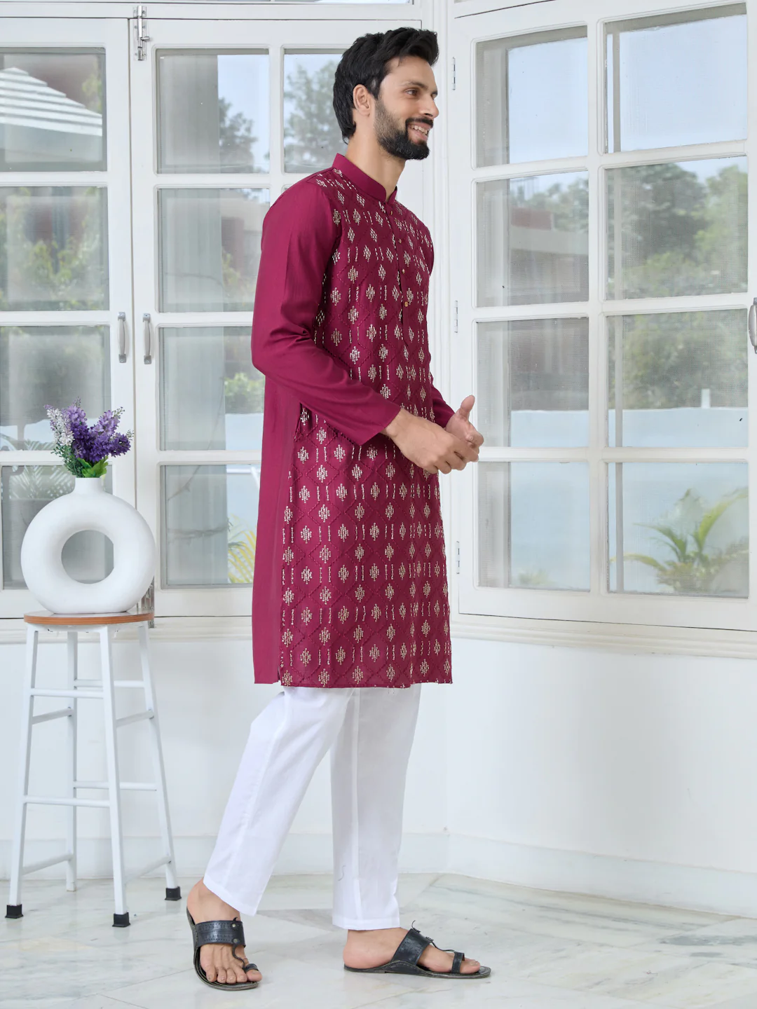 Men Embroidered Sequinned Kurta - Image 3