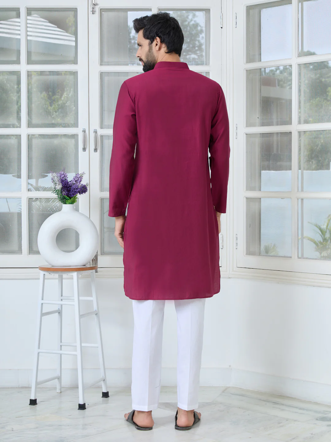 Men Embroidered Sequinned Kurta - Image 4