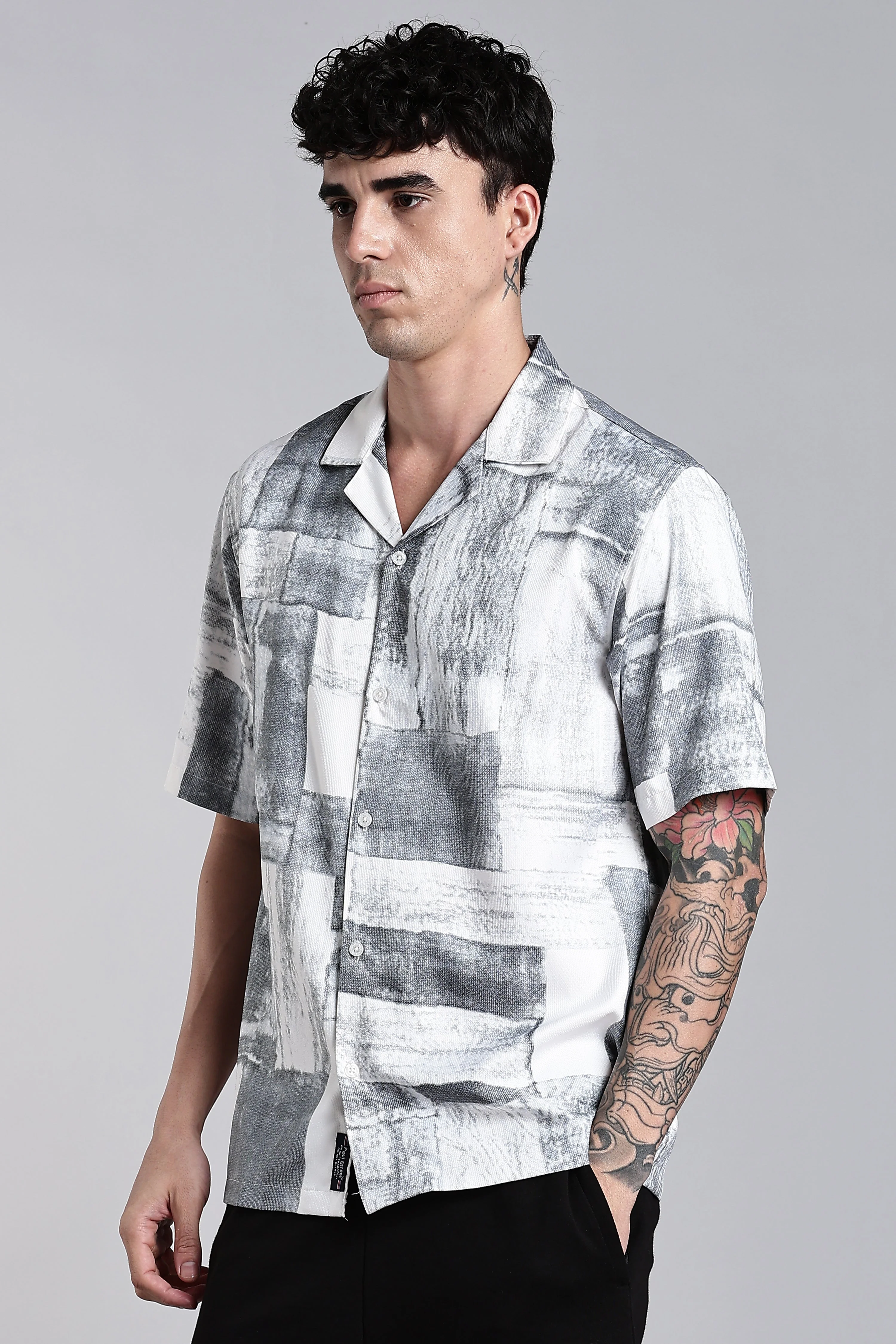 Men Fiero White Abstract Shirt - Image 5