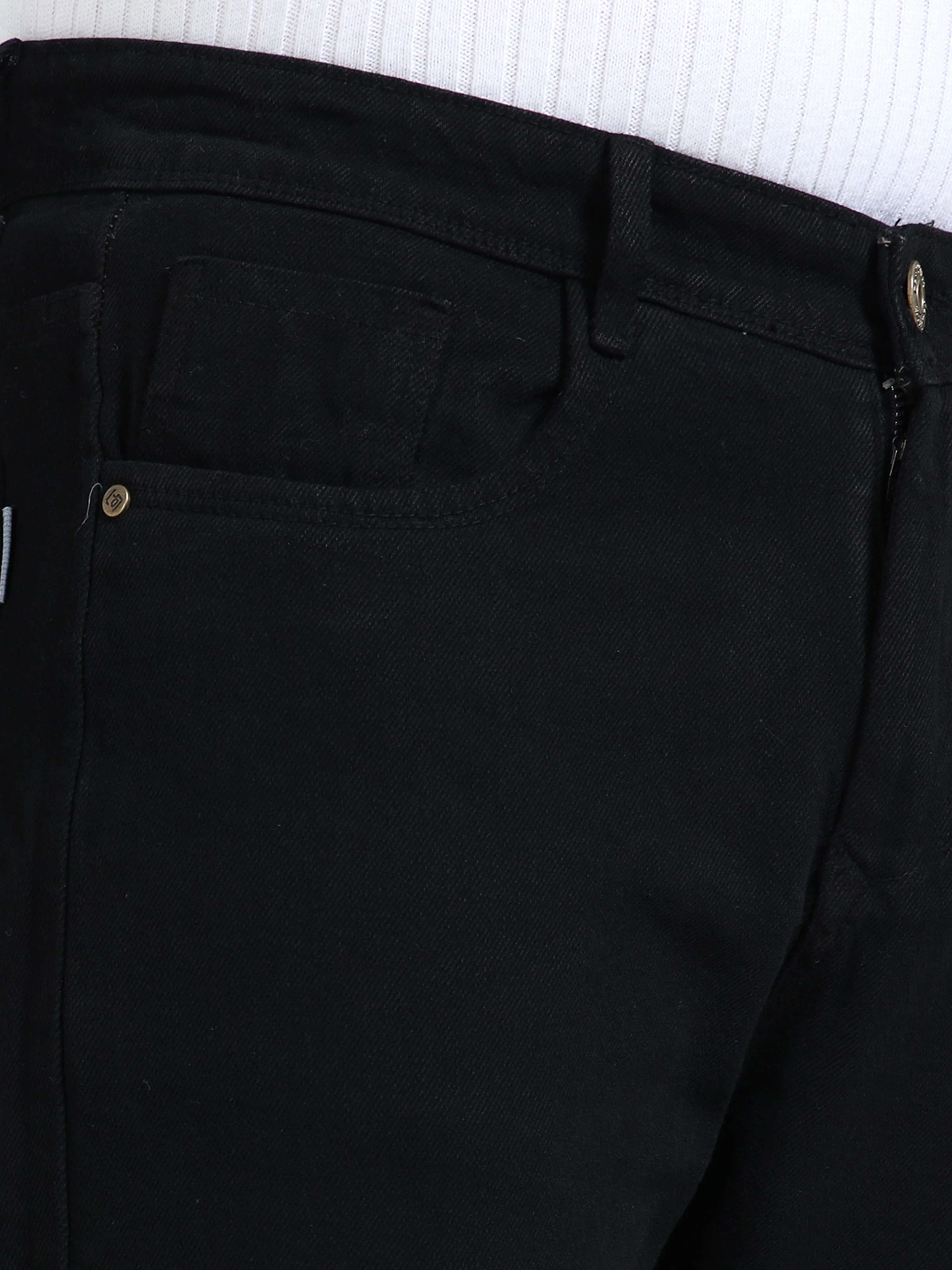 Men Forge Black Relaxed Fit Jeans - Image 4