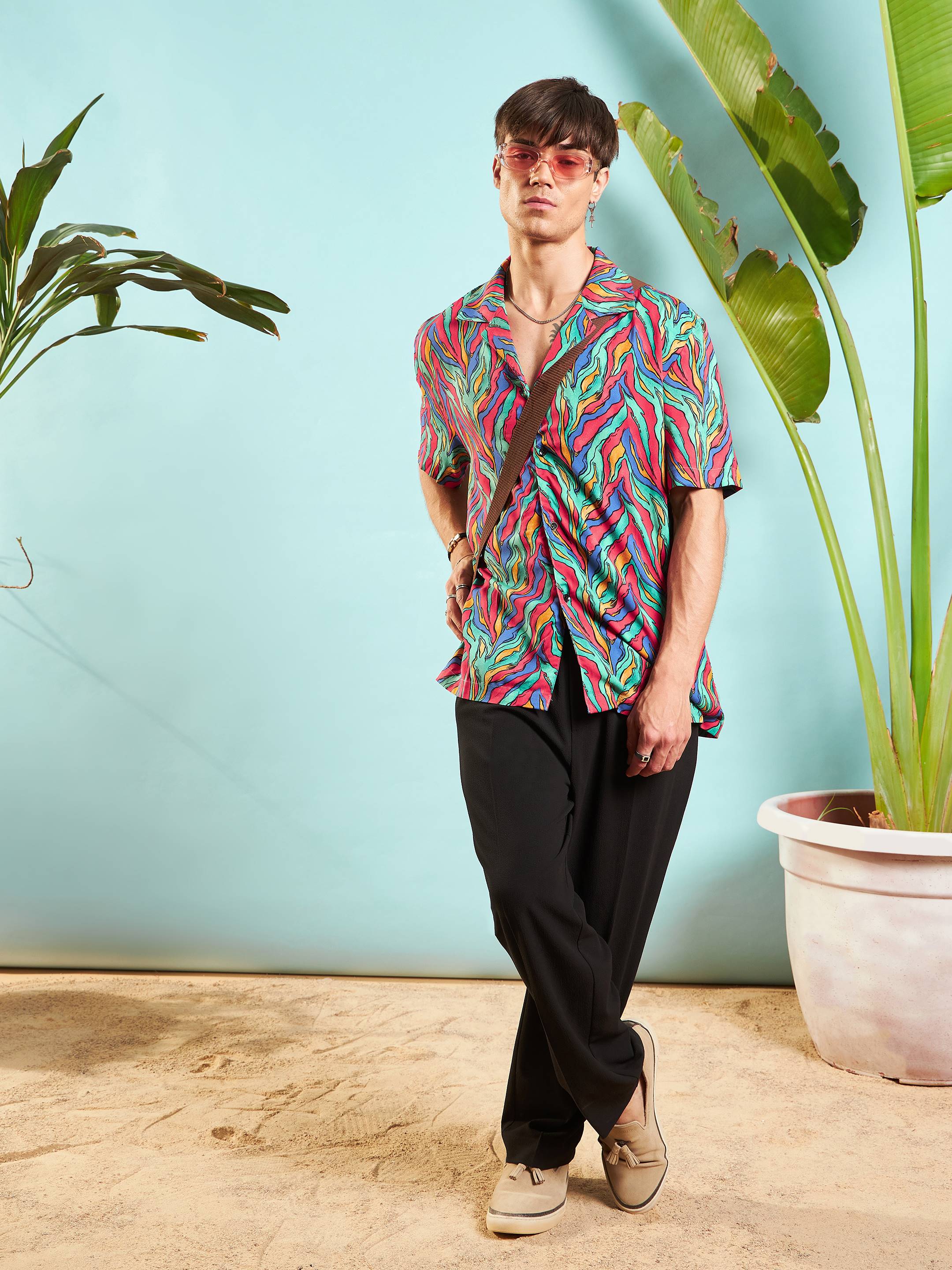 Men Fuchsia Conversational Print Relax Fit Shirt - Image 2