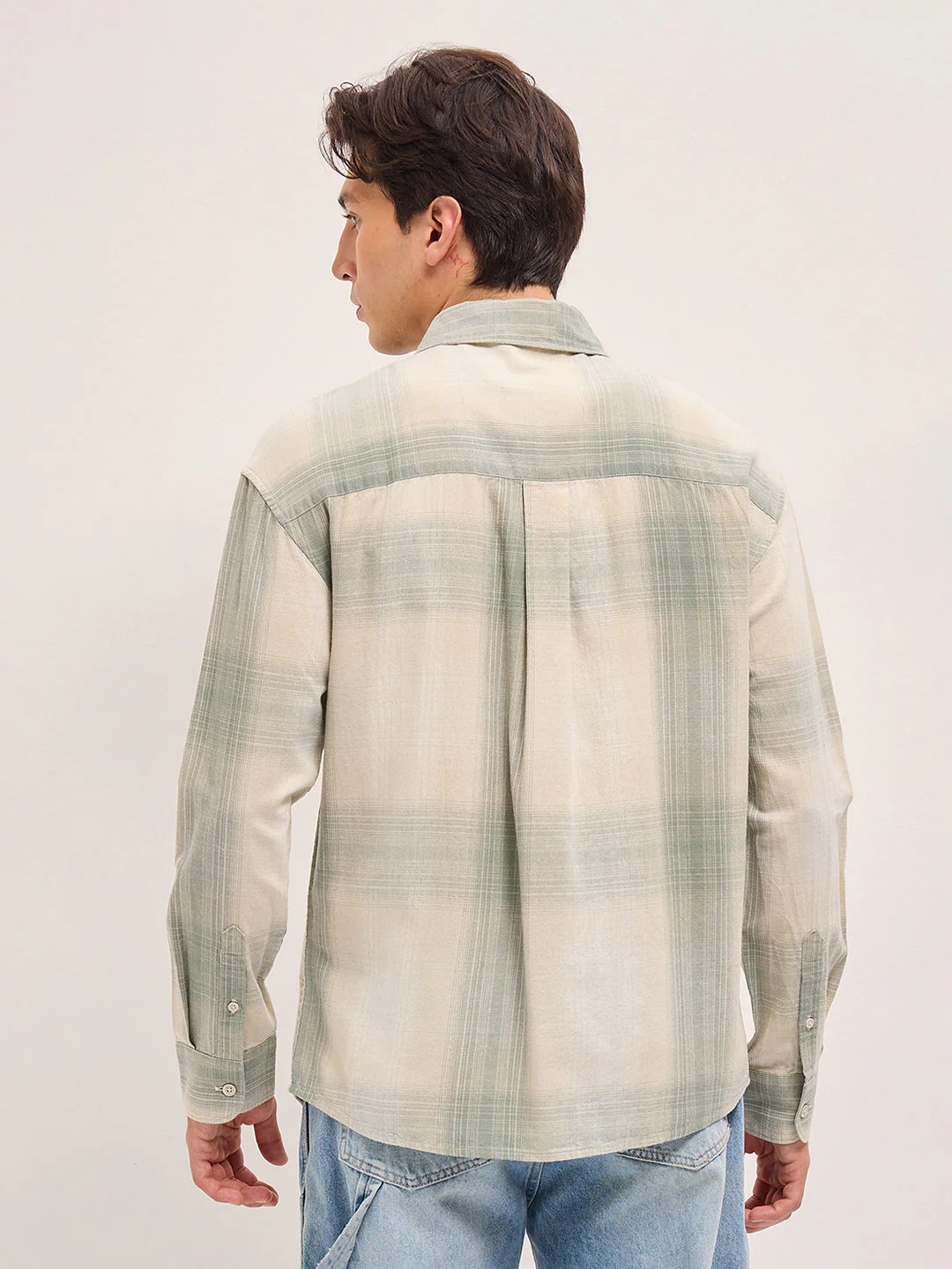 Men Green and Cream Checkered Relaxed Fit Casual Shirt - Image 2