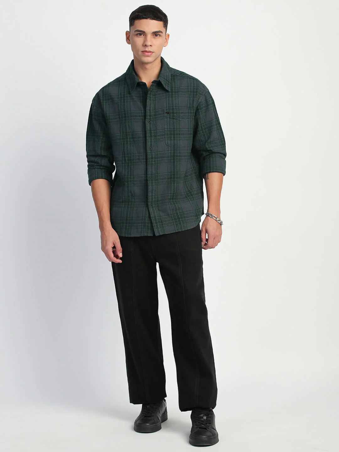 Men Green Checked Relaxed Fit Casual Shirt - Image 4