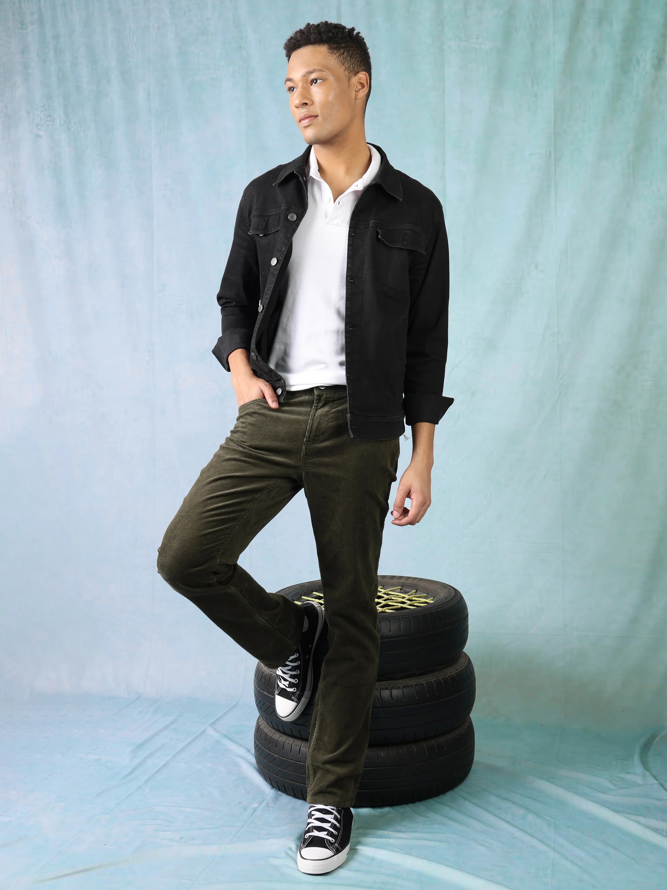 Men Green Cordury Straight Fit Trouser - Image 2