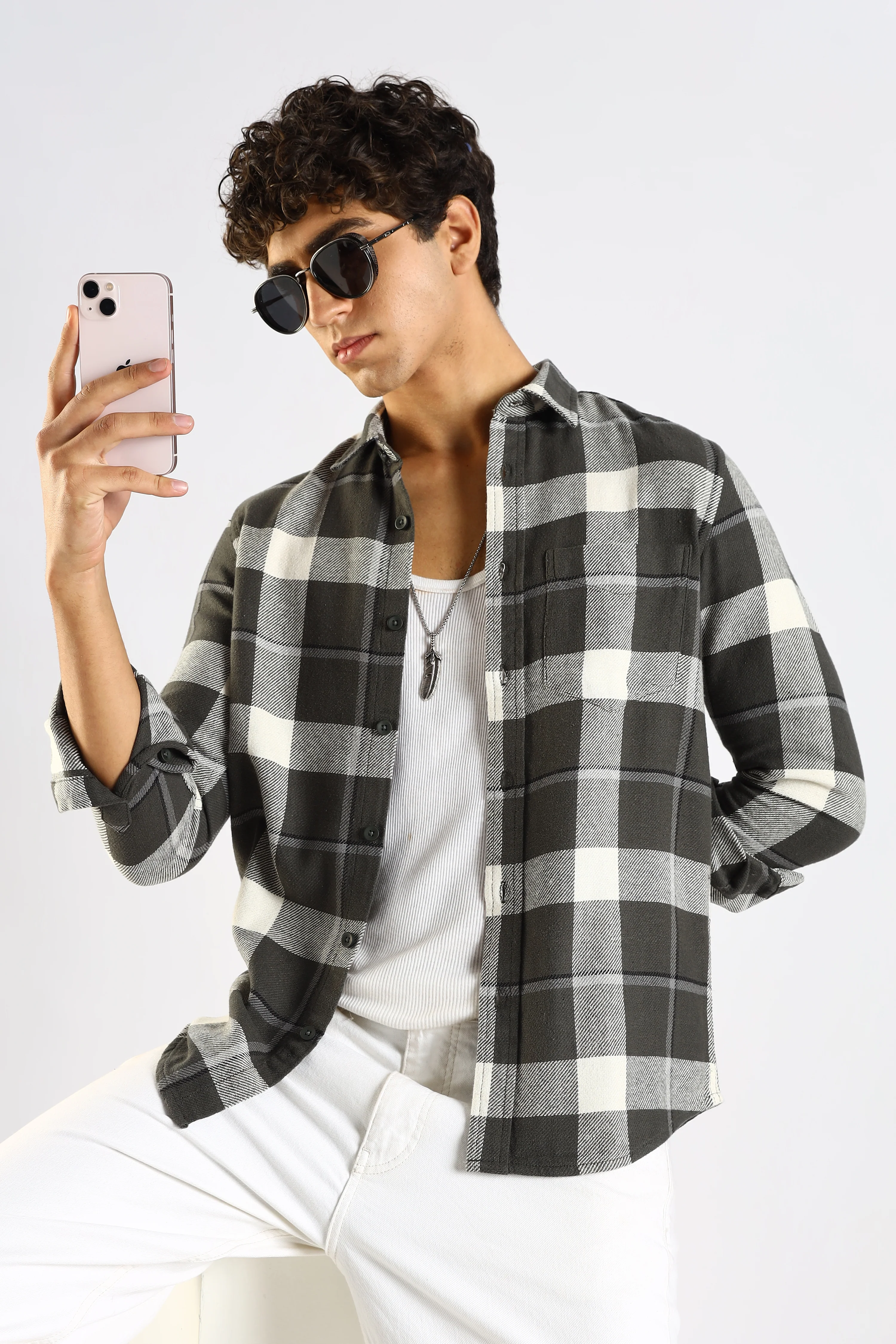 Men Green Cotton Blend Checked Shirt - Image 4