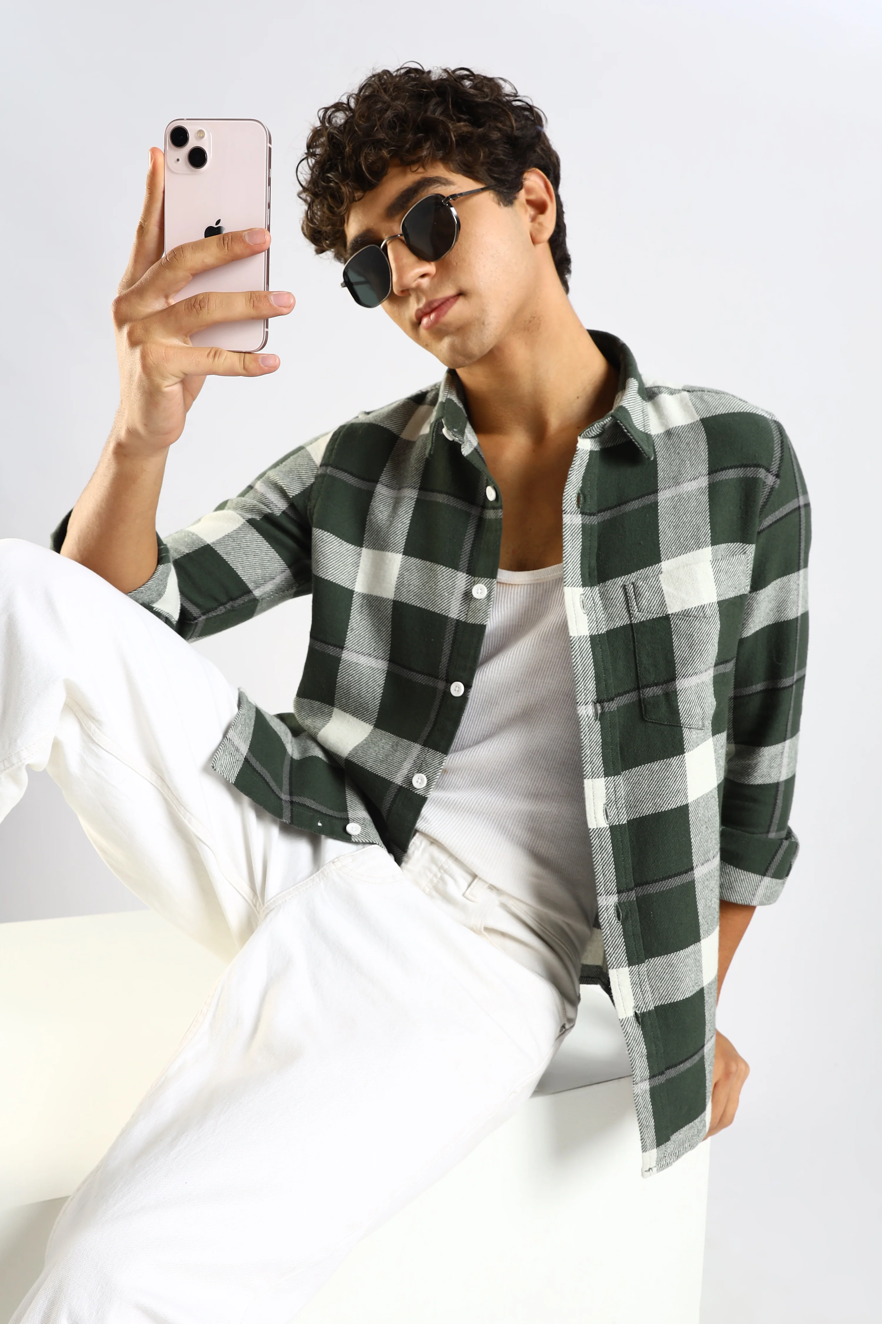 Men Green Cotton Blend Slim Checked Shirt - Image 12