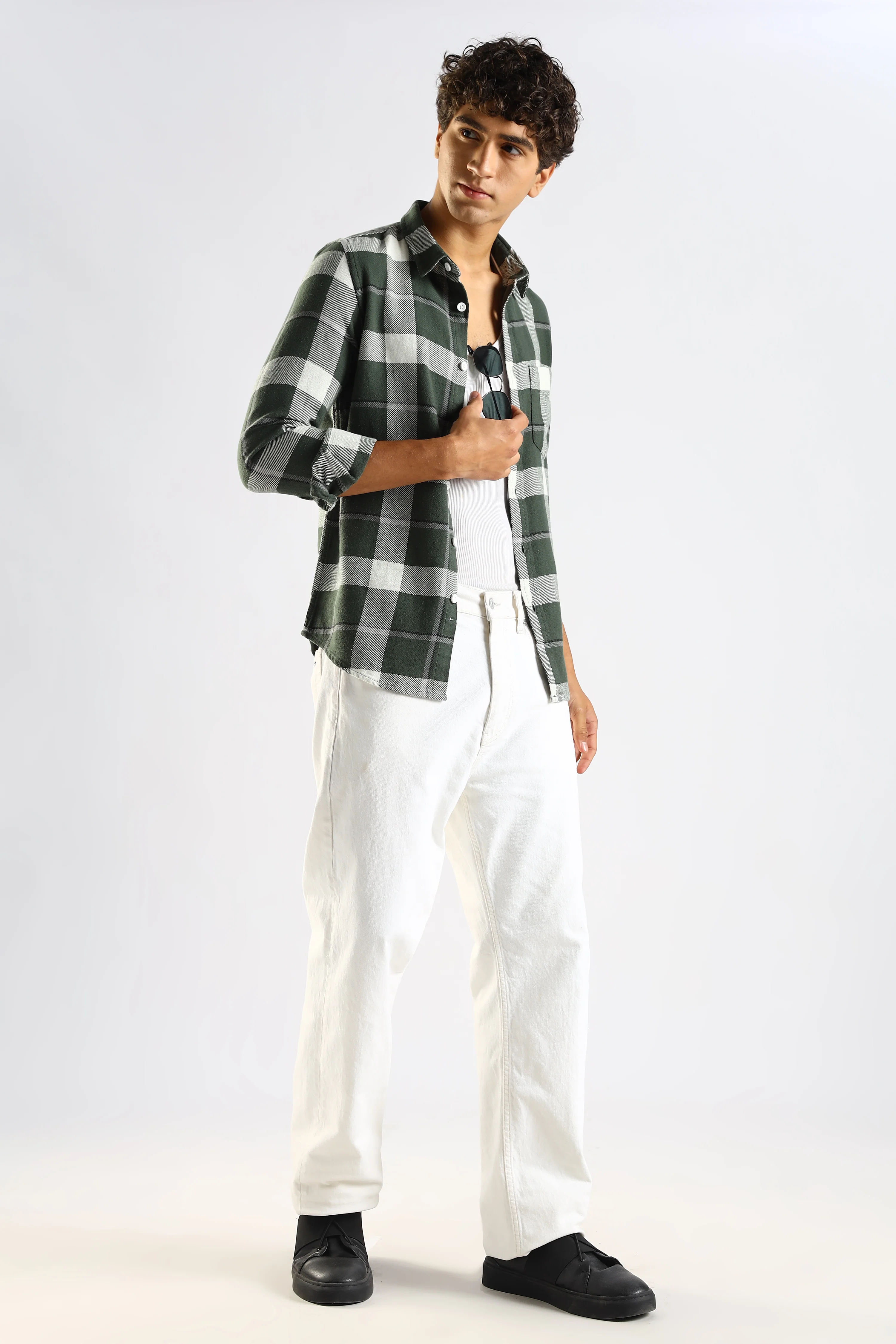 Men Green Cotton Blend Slim Checked Shirt - Image 4