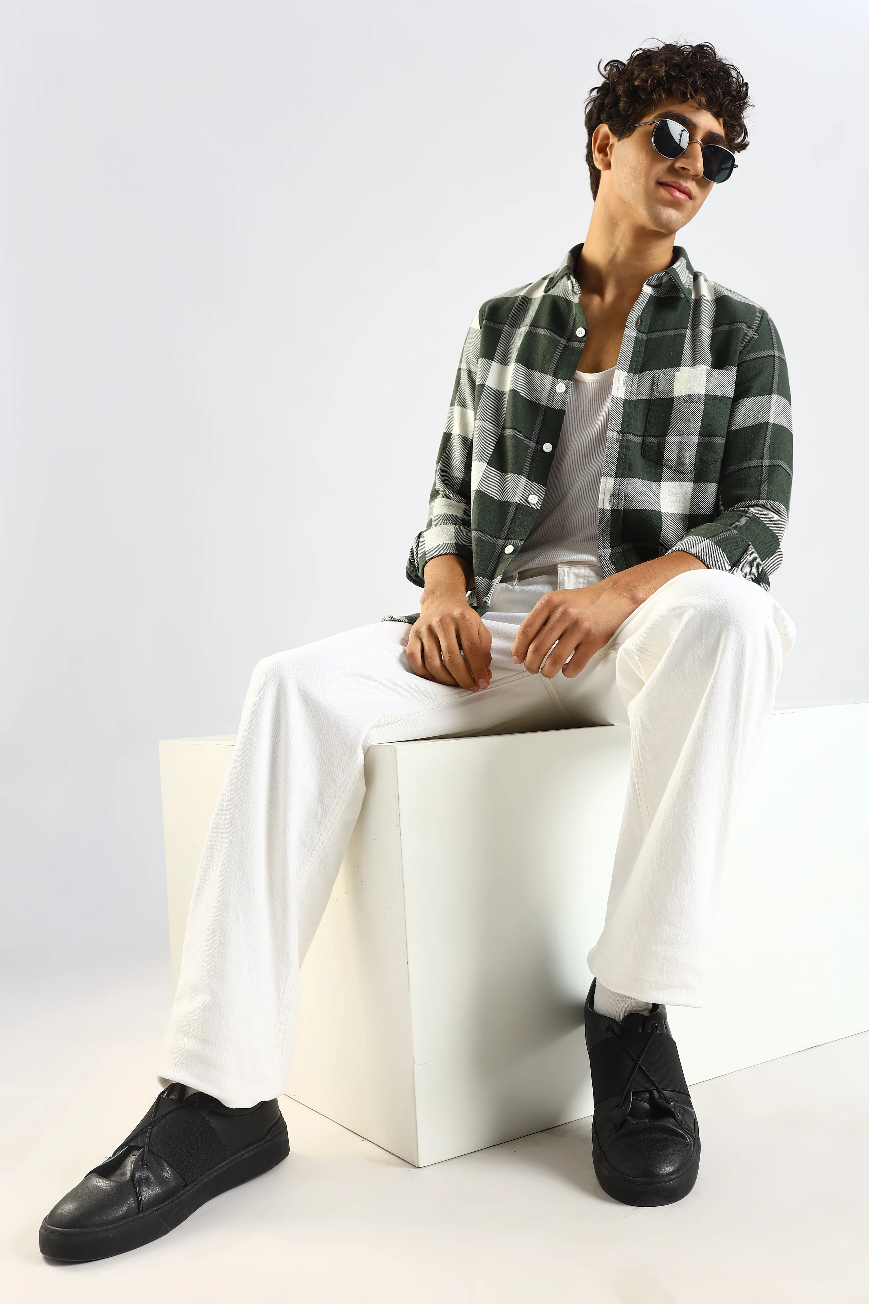 Men Green Cotton Blend Slim Checked Shirt - Image 9