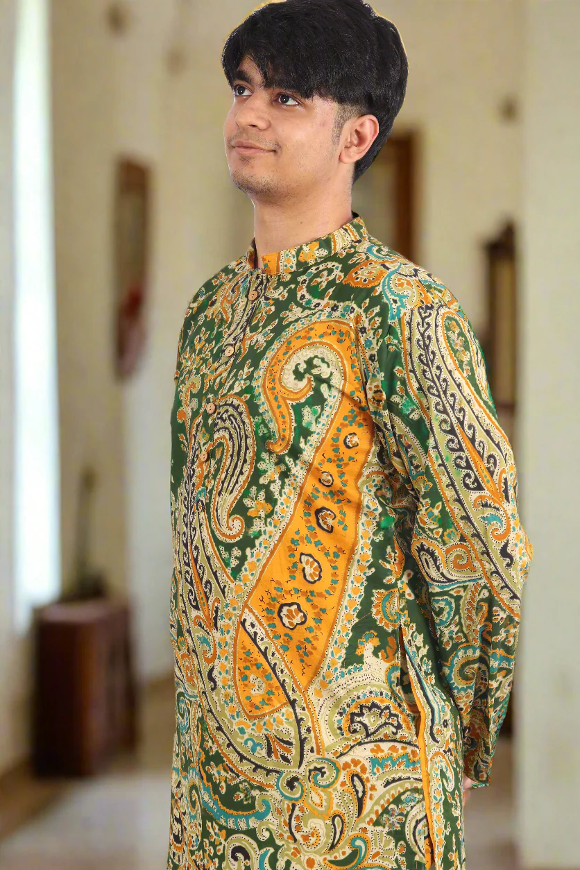 Men Green Cotton Paisley Printed Straight Kurta - Image 2