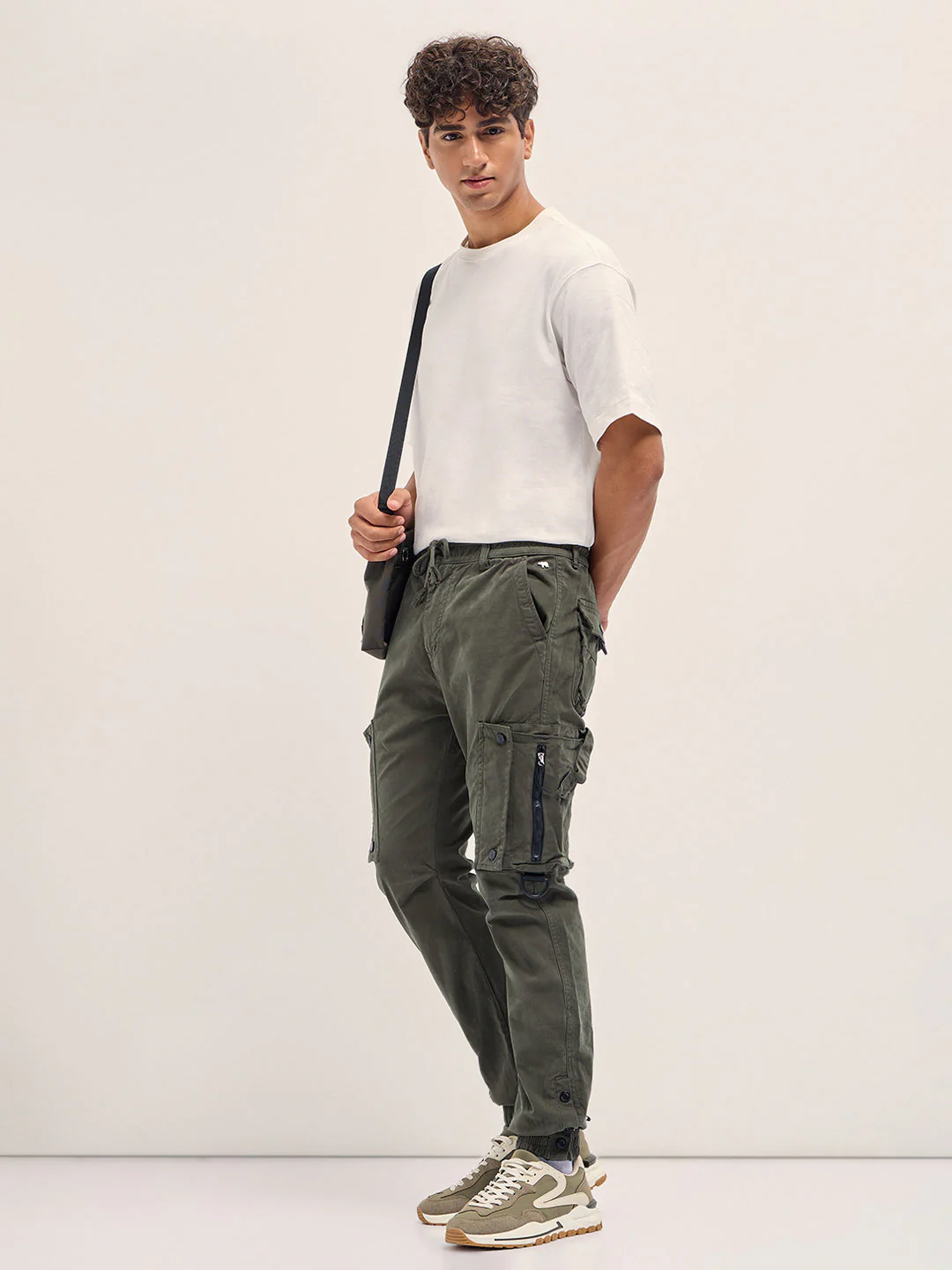 Men Green Cotton Relaxed Fit Cargo Pants - Image 4
