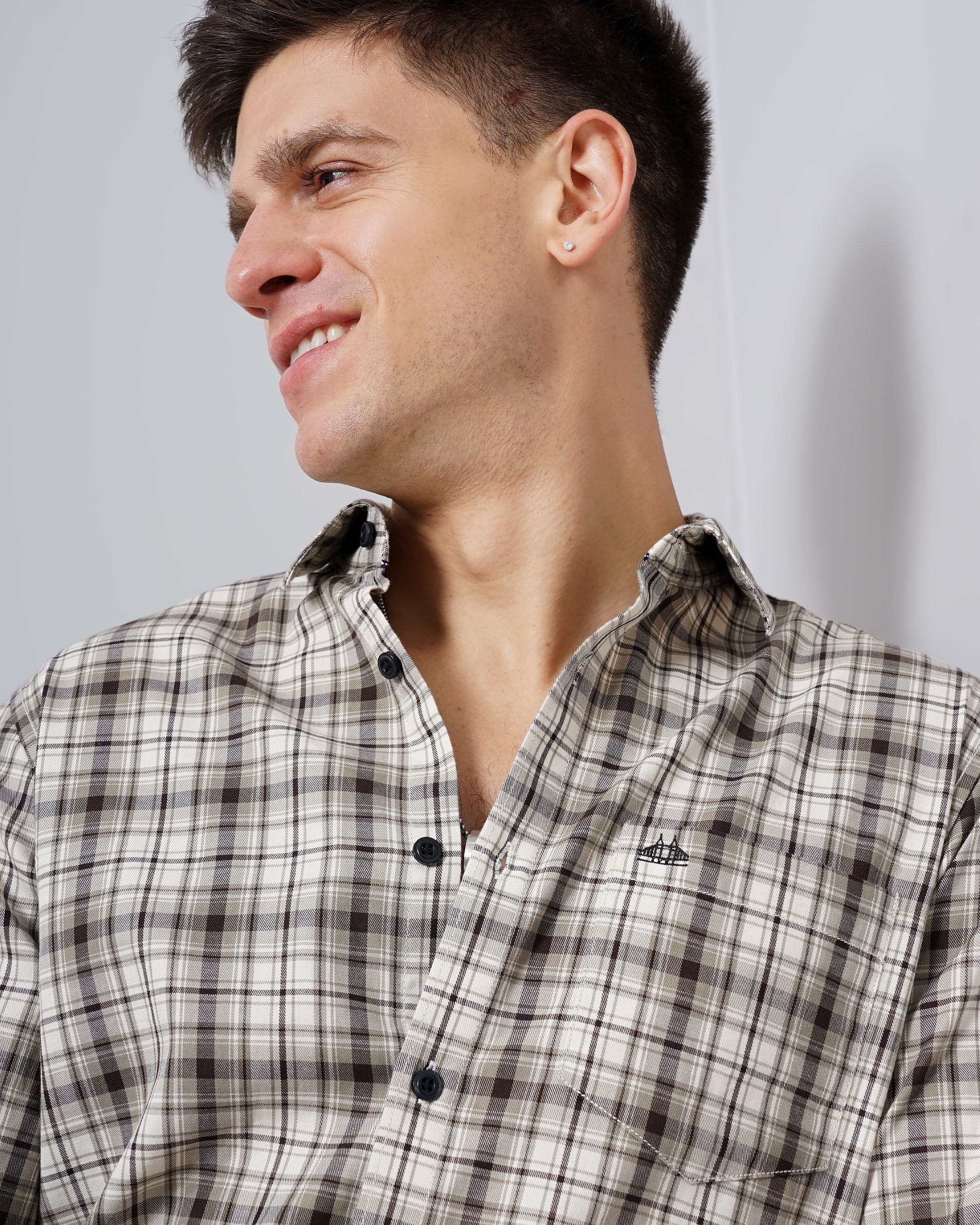 Men Green Cotton Slim Shirt - Image 2