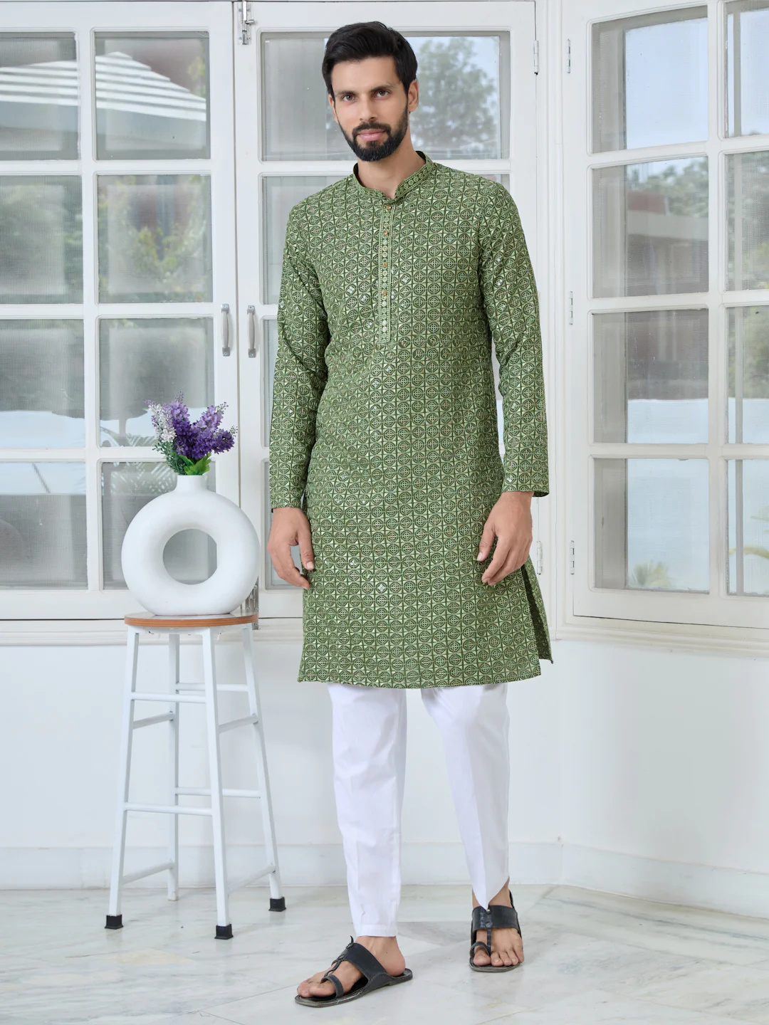 Men Green Embroidered Mandarin Collar Kurta