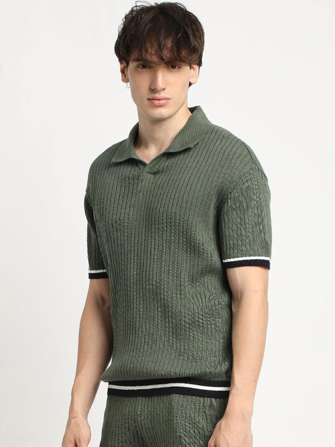 Men Green Knitted Regular Fit Polo Collar T-shirt - Image 4