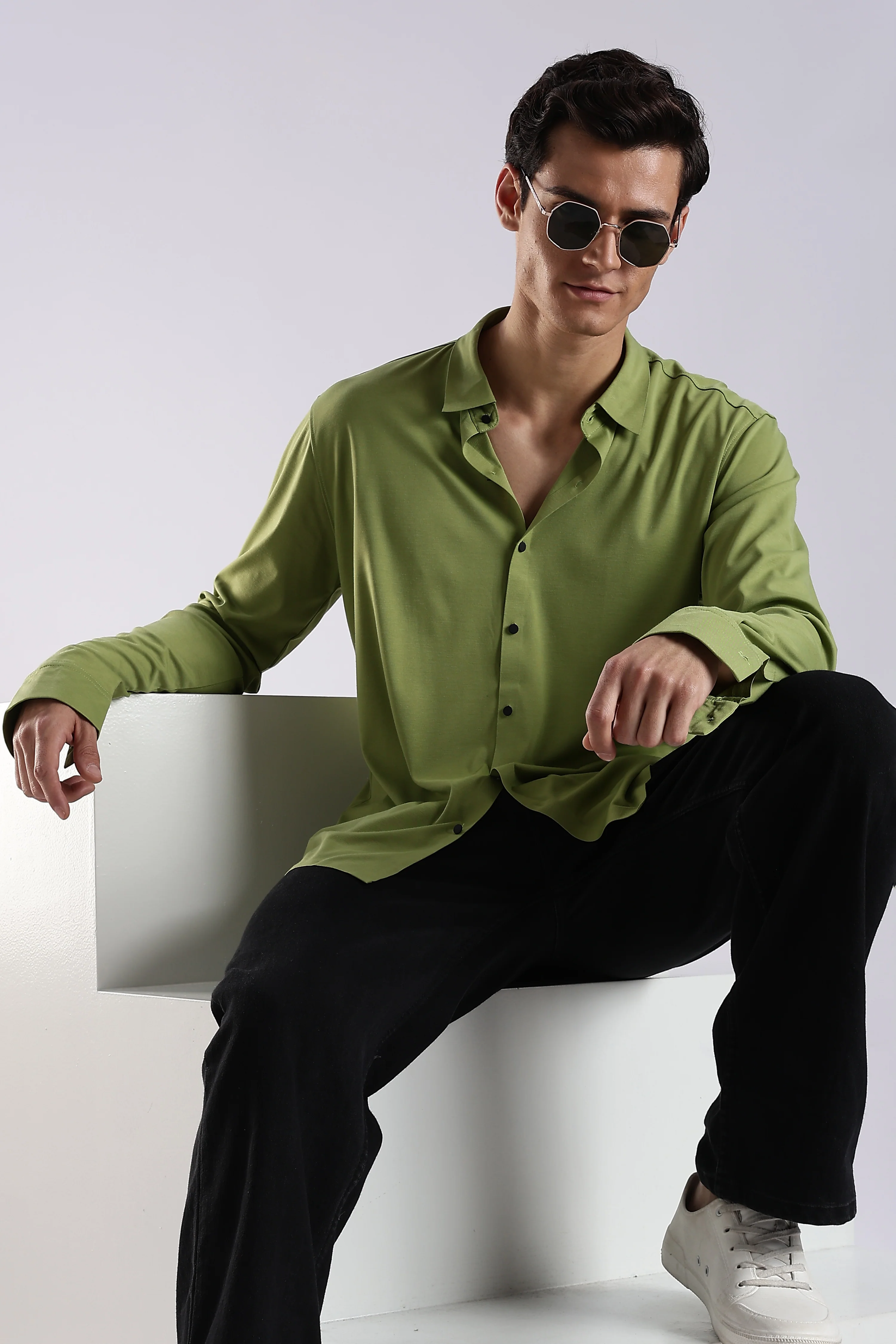 Men Green Knitted Slim Fit Shirt - Image 10