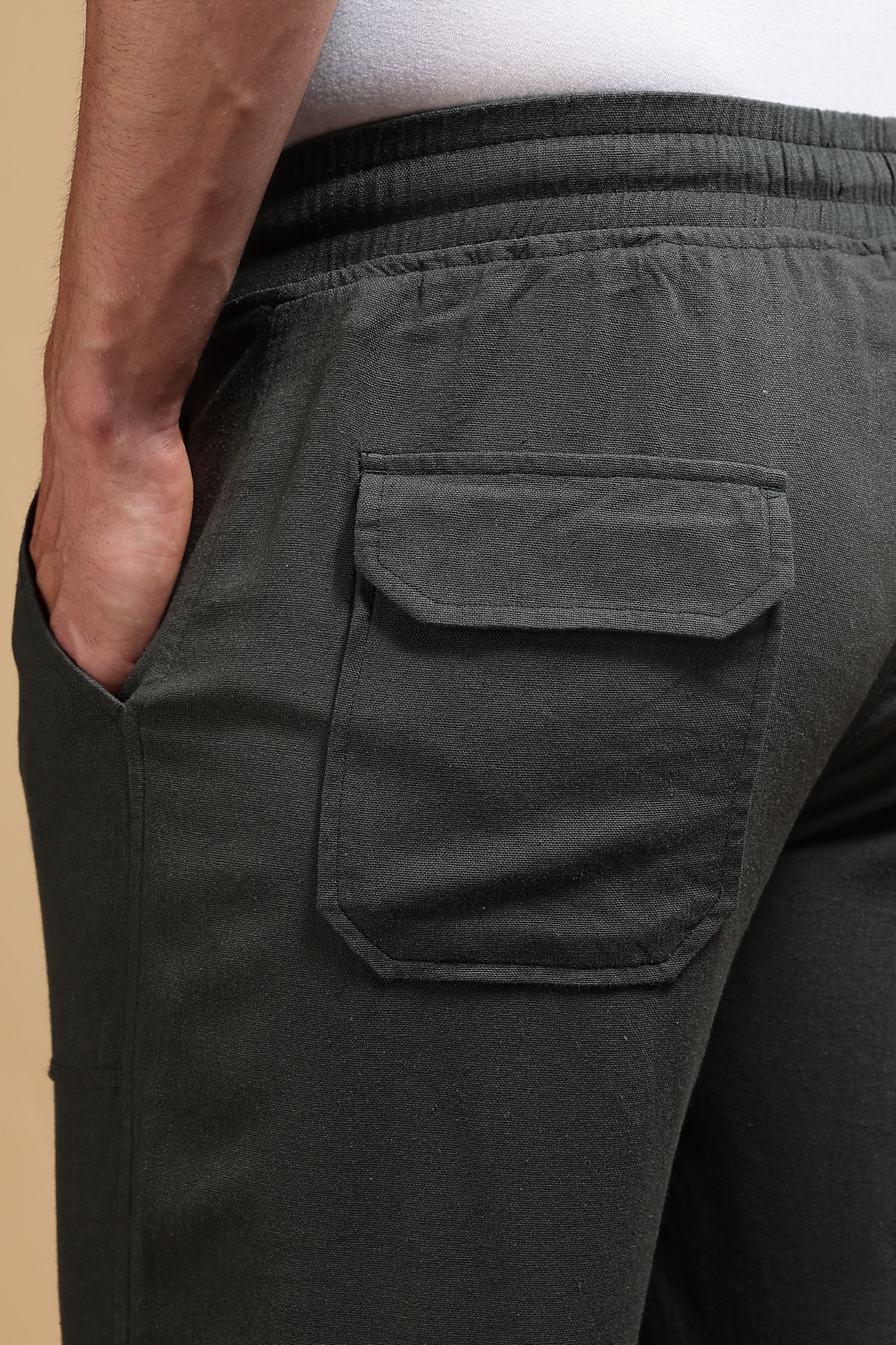 Men Green Linen Blend Loose Fit Drawcord Trousers - Image 5