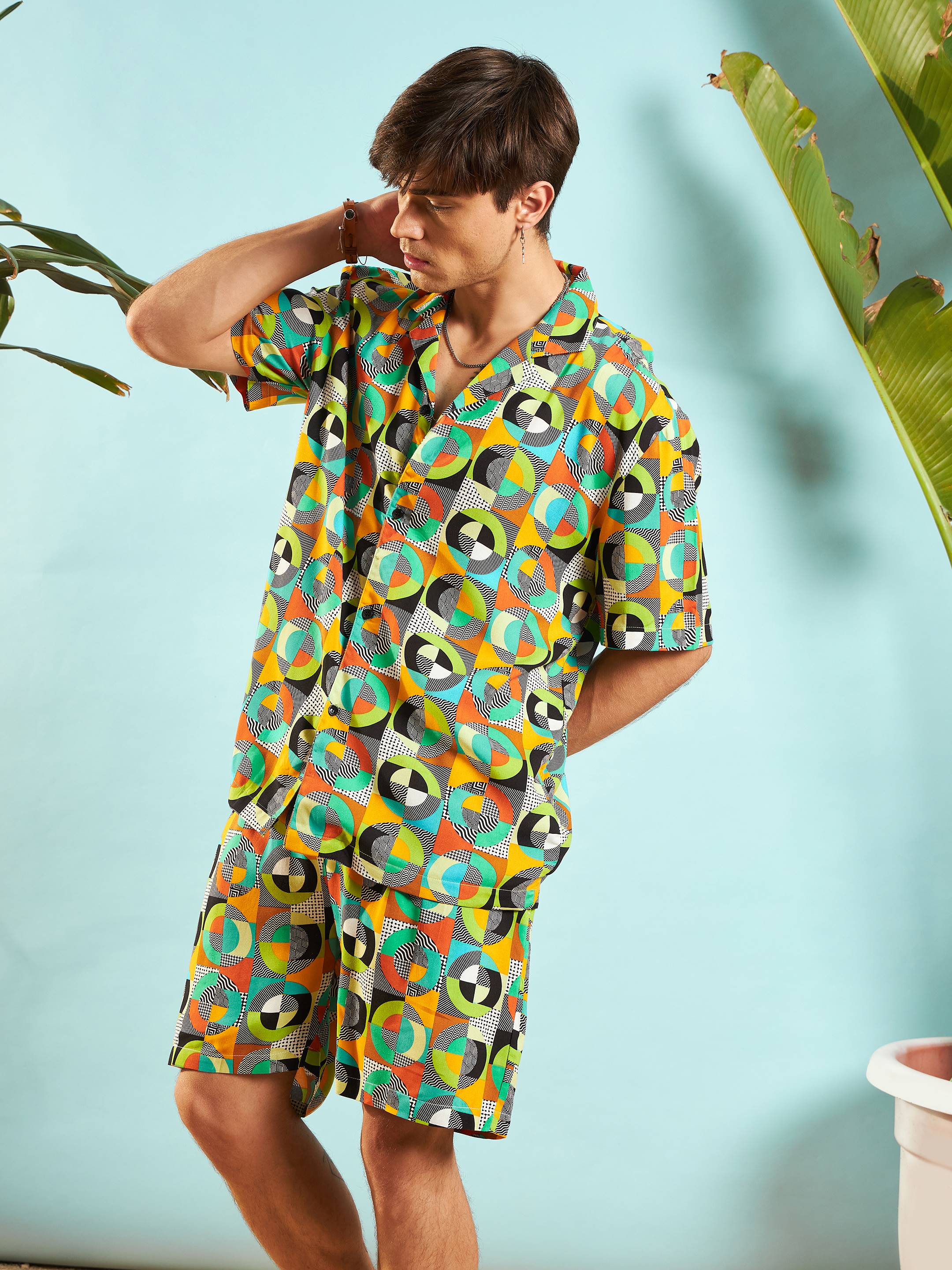 Men Green Multi Colour Geometric Shirt With Shorts - Image 2