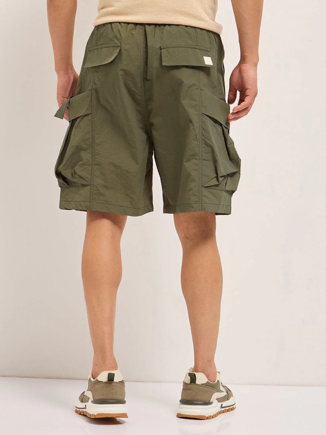 Men Green Polyester Regular Fit Knee-Length Utility Cargo Shorts - Image 2