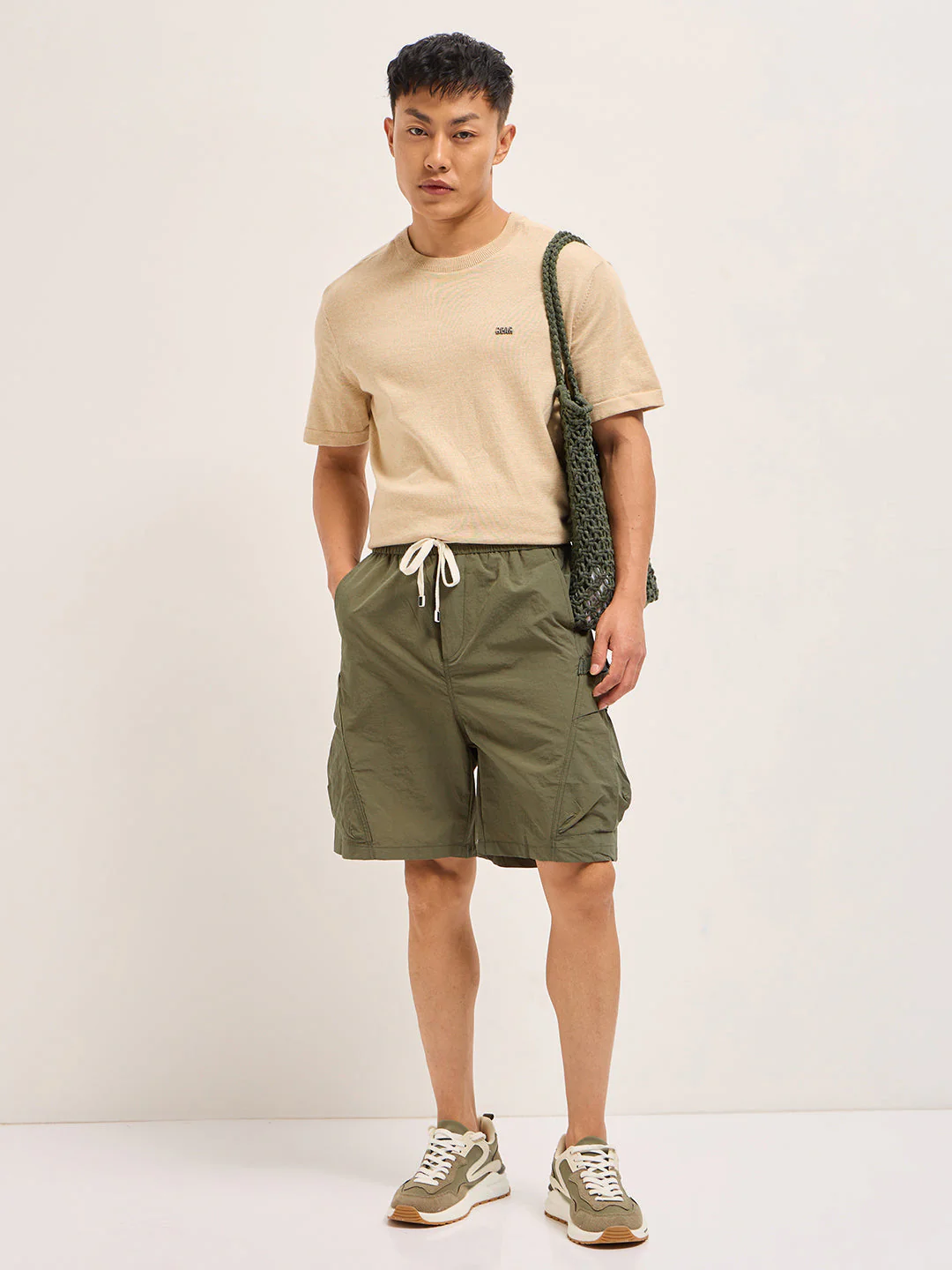 Men Green Polyester Regular Fit Knee-Length Utility Cargo Shorts - Image 4