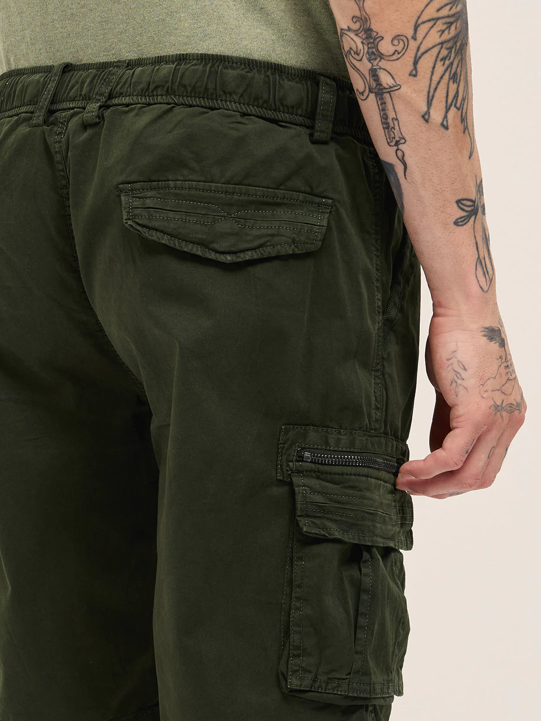 Men Green Solid Cotton Cargo Shorts - Image 6