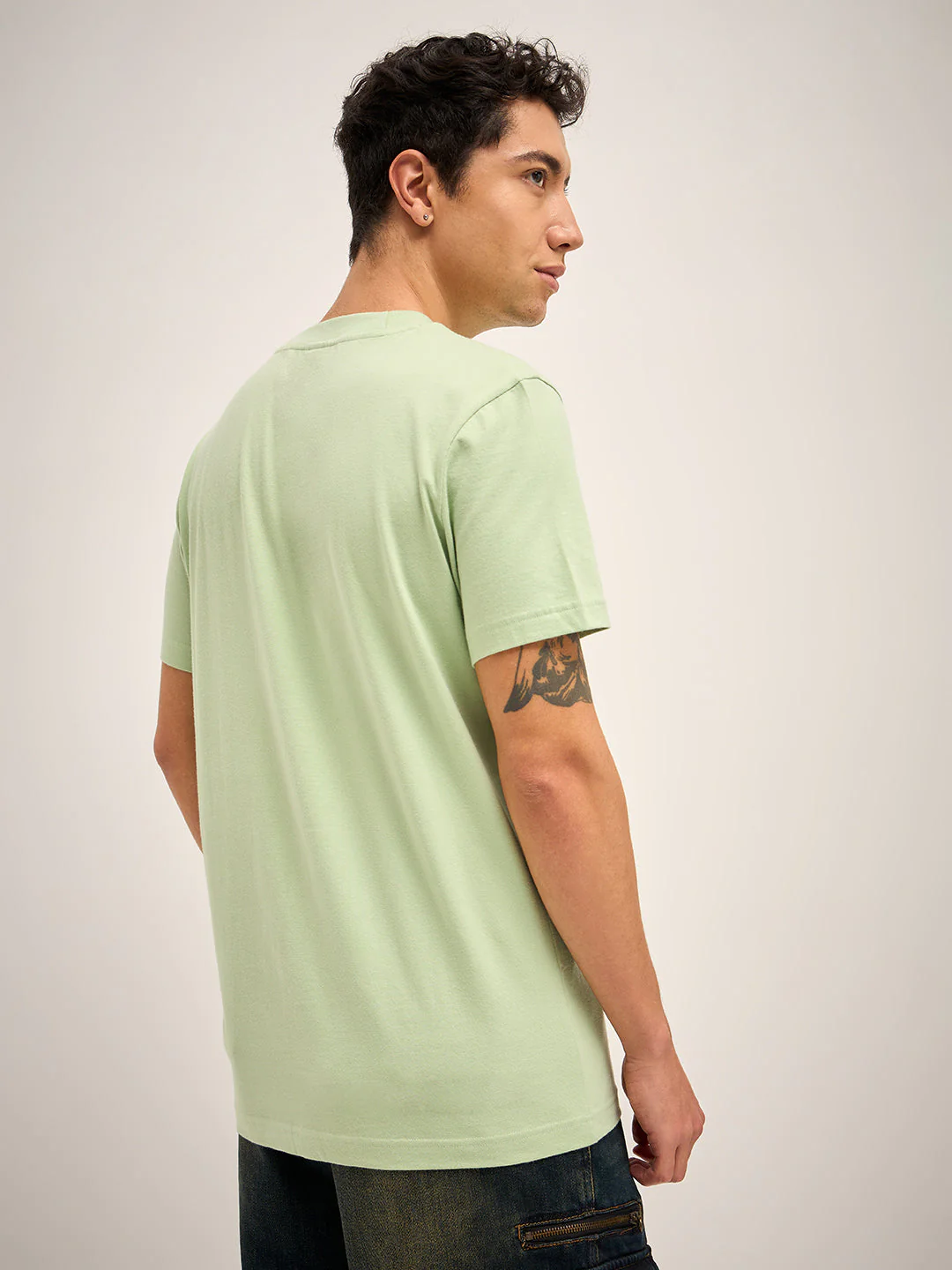Men Green Solid Crew Neck Regular Fit T-Shirt - Image 2