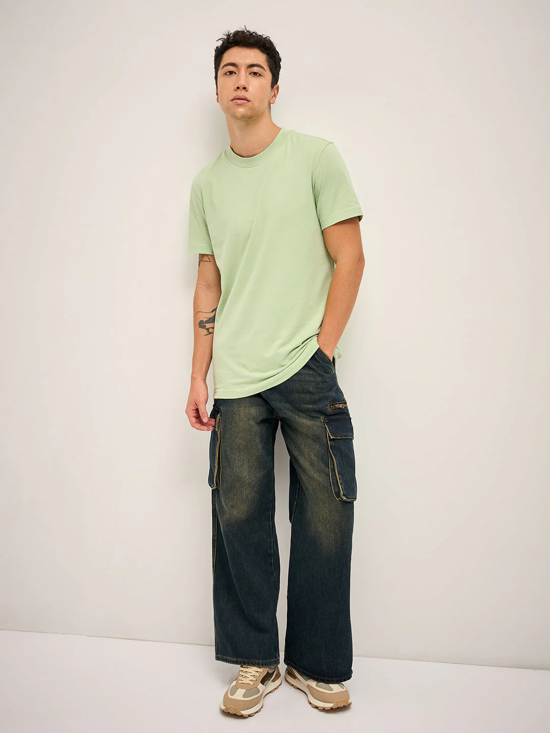 Men Green Solid Crew Neck Regular Fit T-Shirt - Image 4