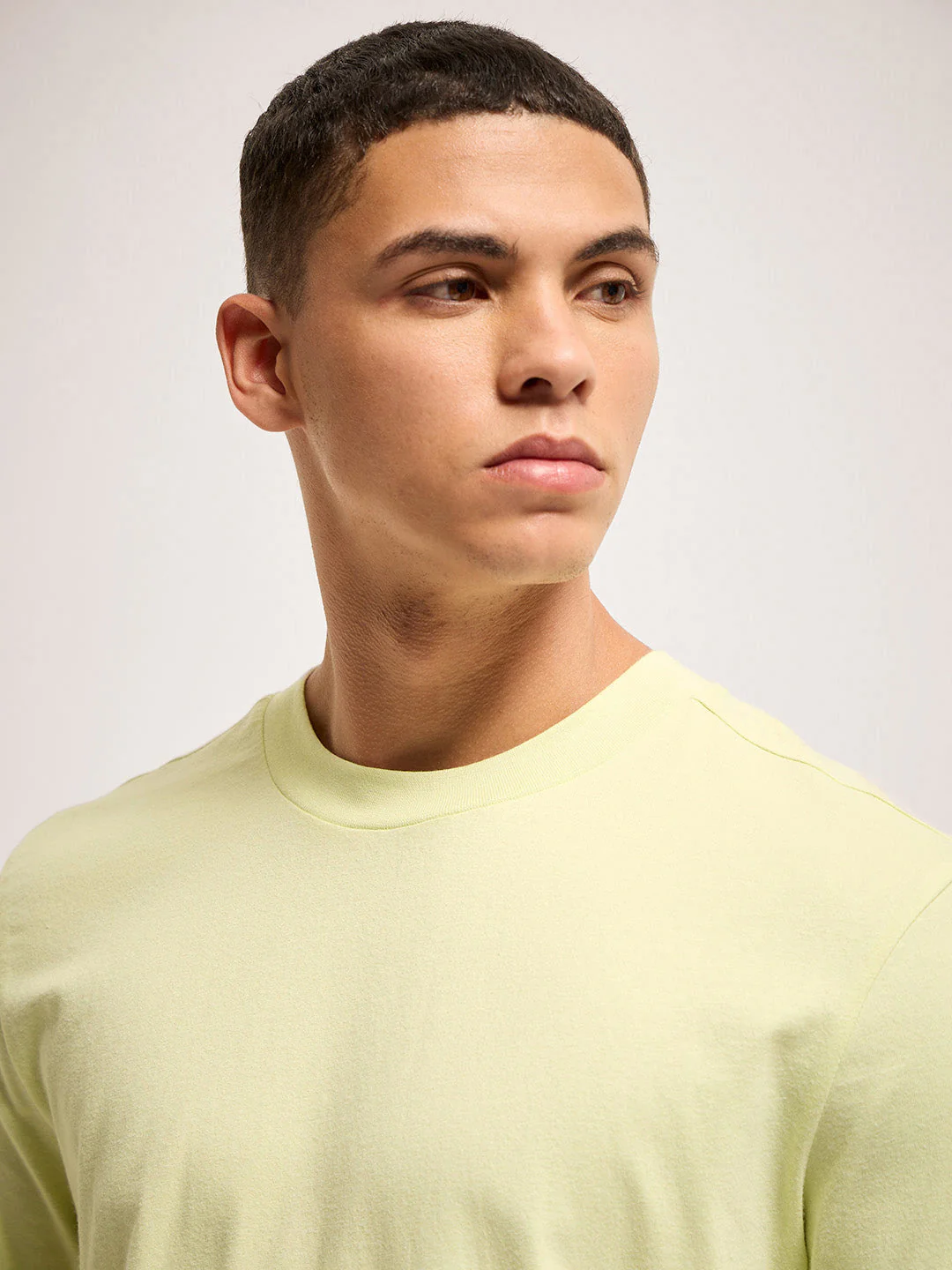 Men Green Solid Crew Neck Regular Fit T-Shirt - Image 4