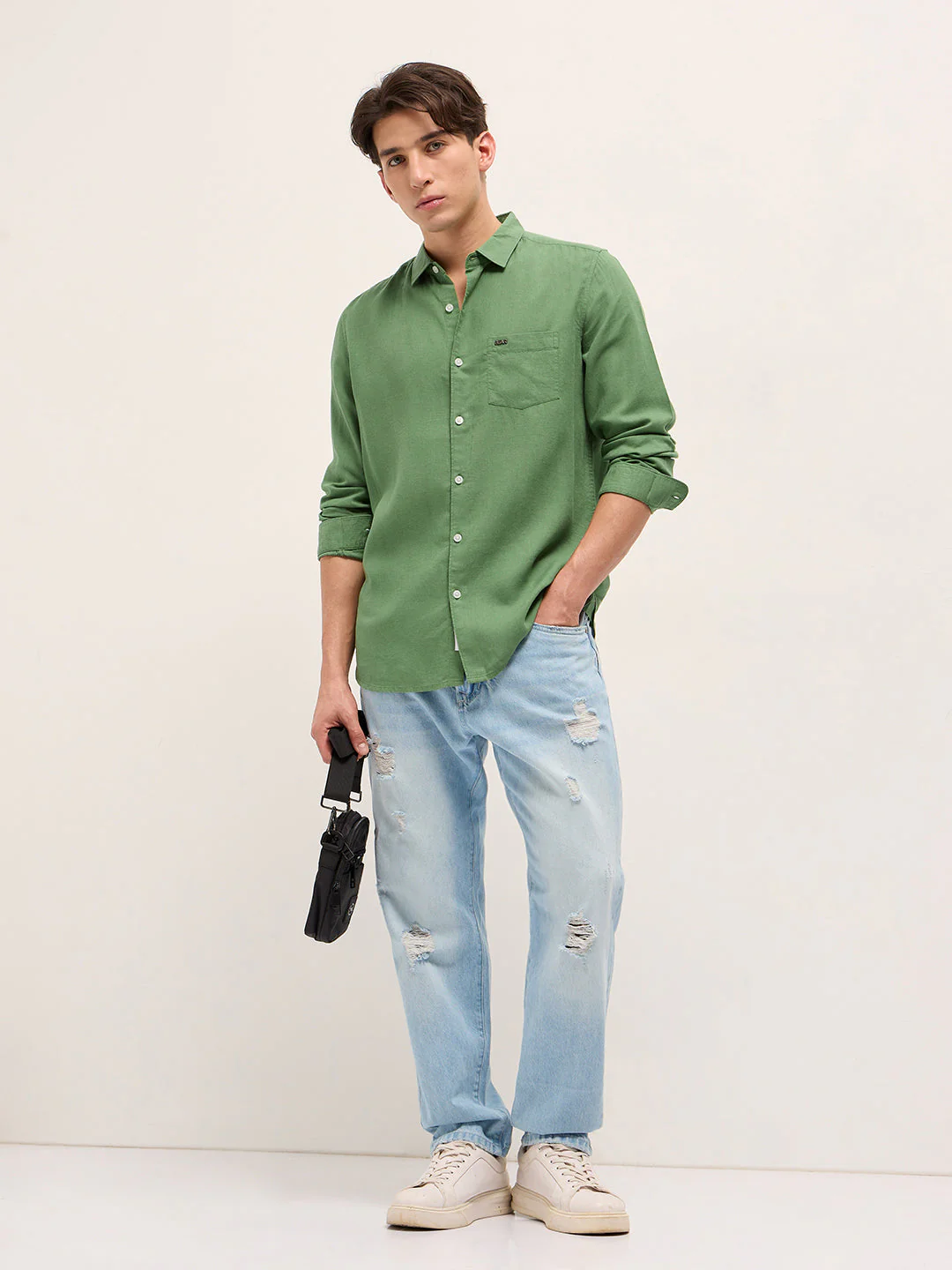 Men Green Solid Lyocell Slim Fit Casual Shirt - Image 4