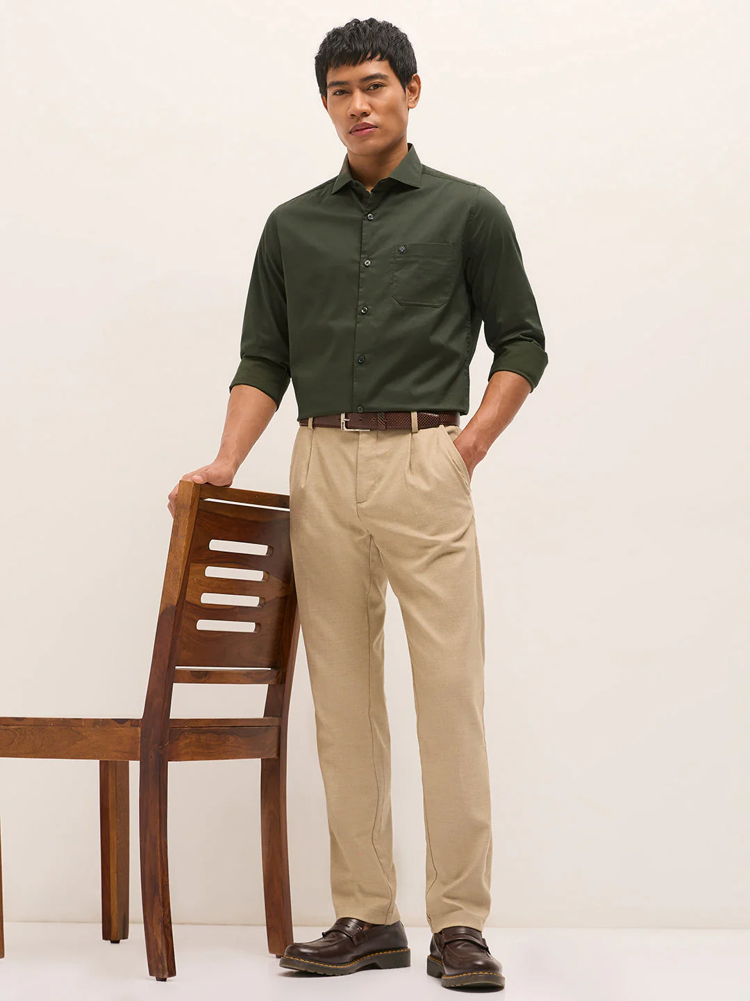 Men Green Solid Polyester Blend Tailored Fit Formal Shirt - Image 4