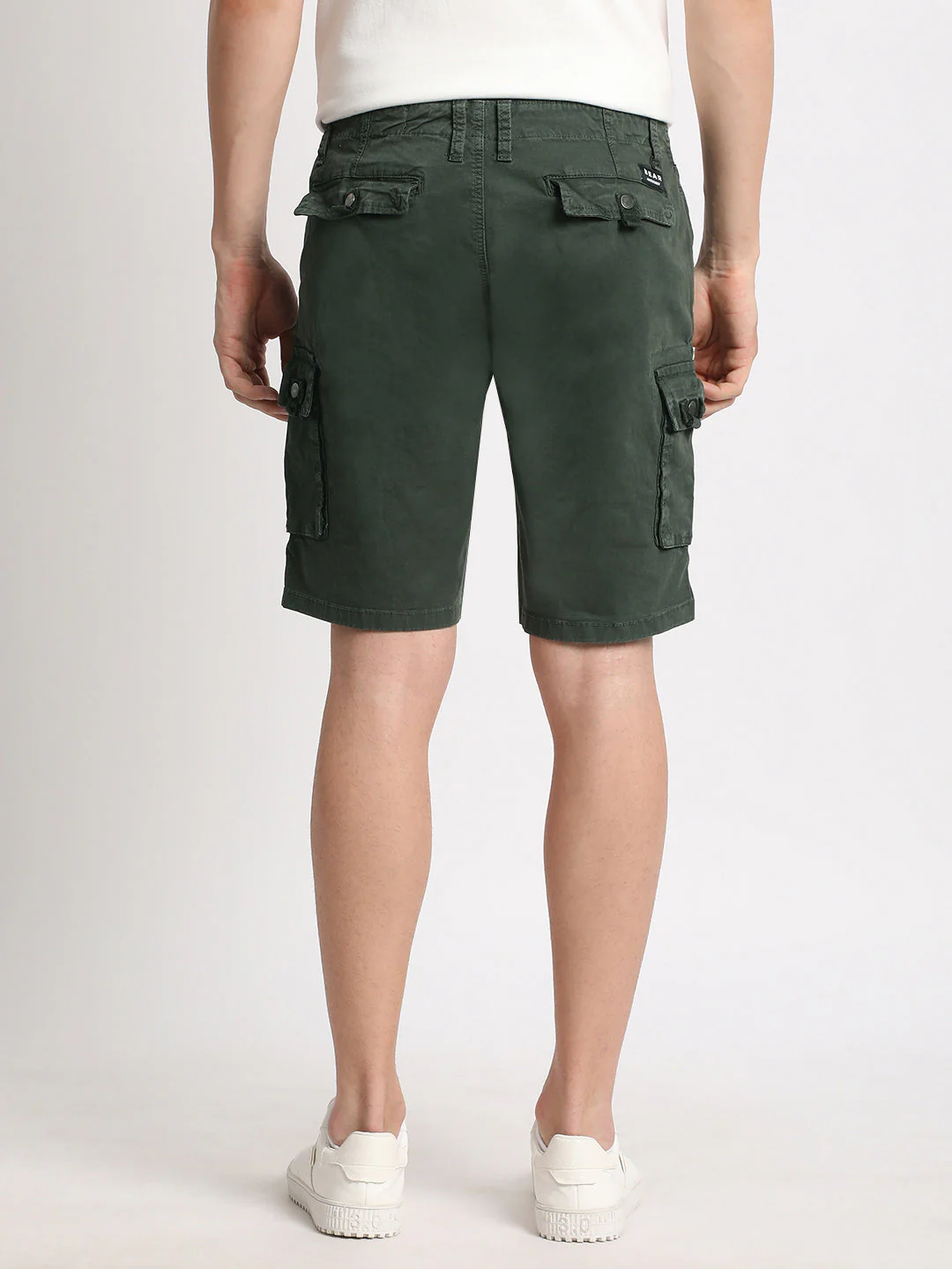Men Green Solid Regular Fit Cotton Cargo Shorts - Image 4