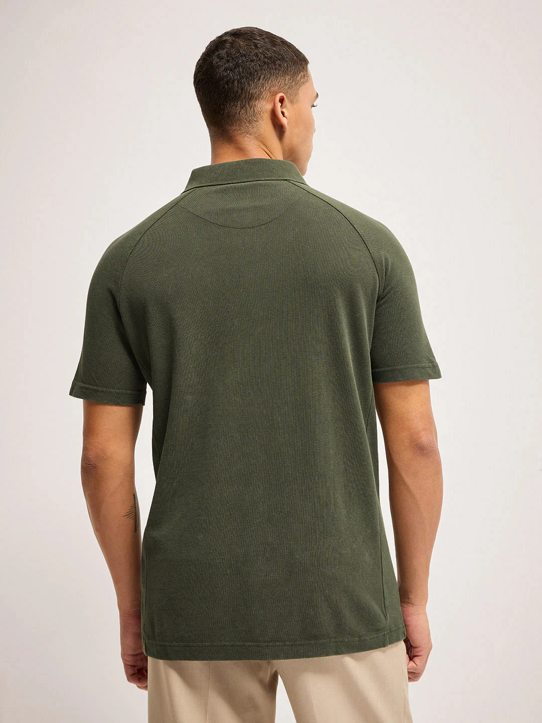 Men Green Solid Regular Fit Polo Collar T-shirt - Image 2