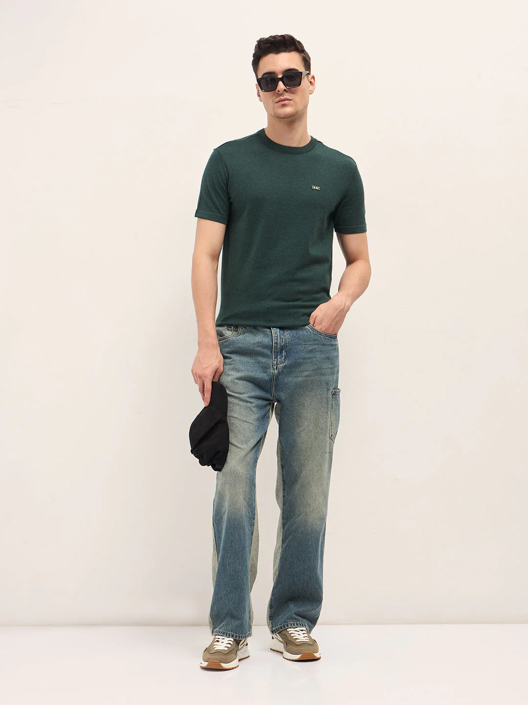 Men Green Solid Regular Fit Ribbed Crew Neck T-shirt - Image 4