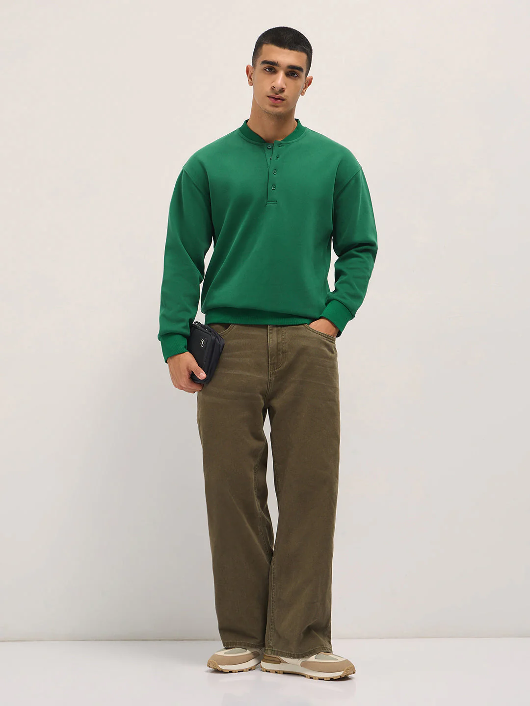 Men Green Solid Relaxed Fit Henley Neck T-Shirt - Image 4